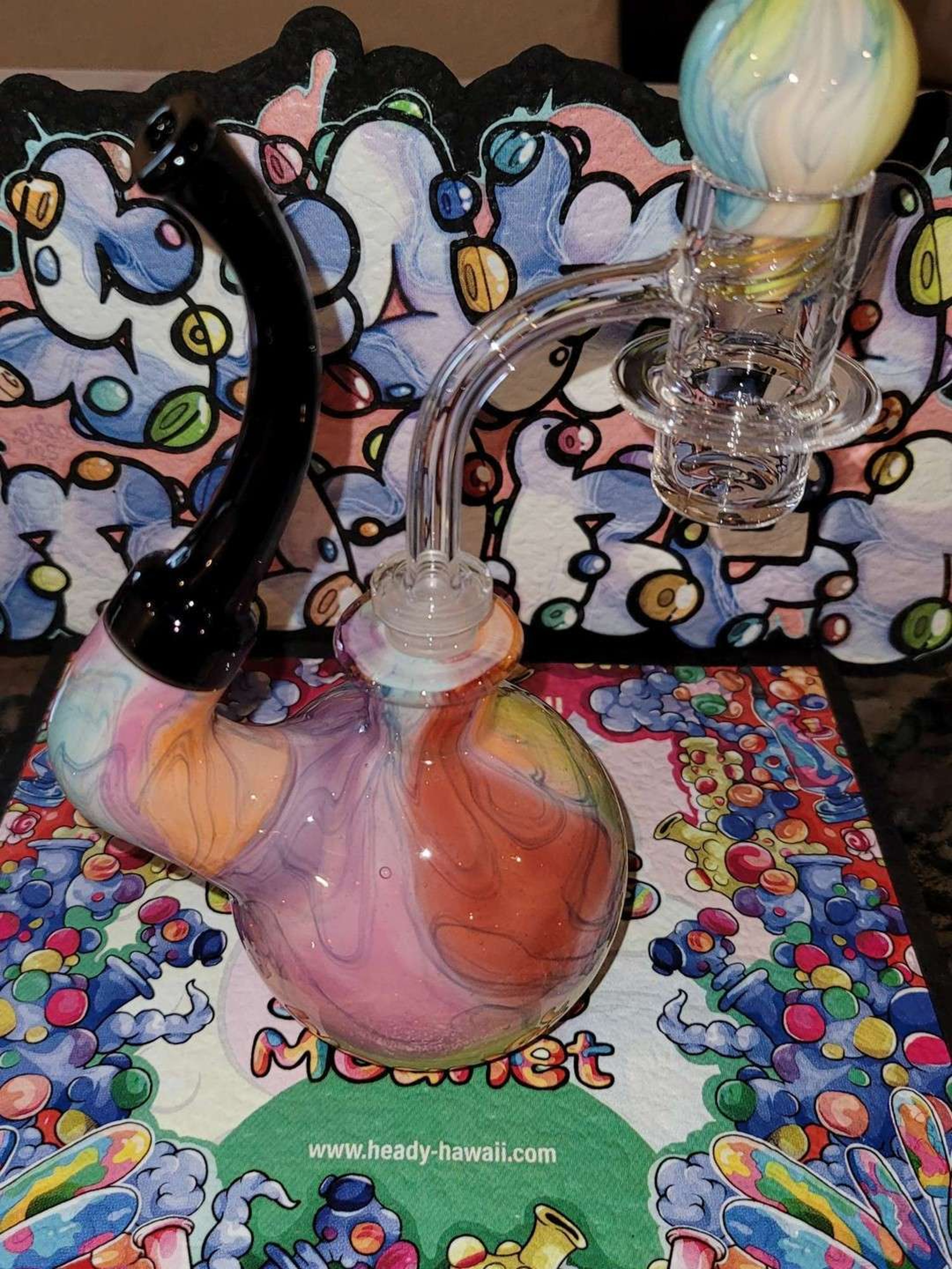 Scomomoanet - Rainbow Crushed Opal UV Scribble Round Bubbler image 0