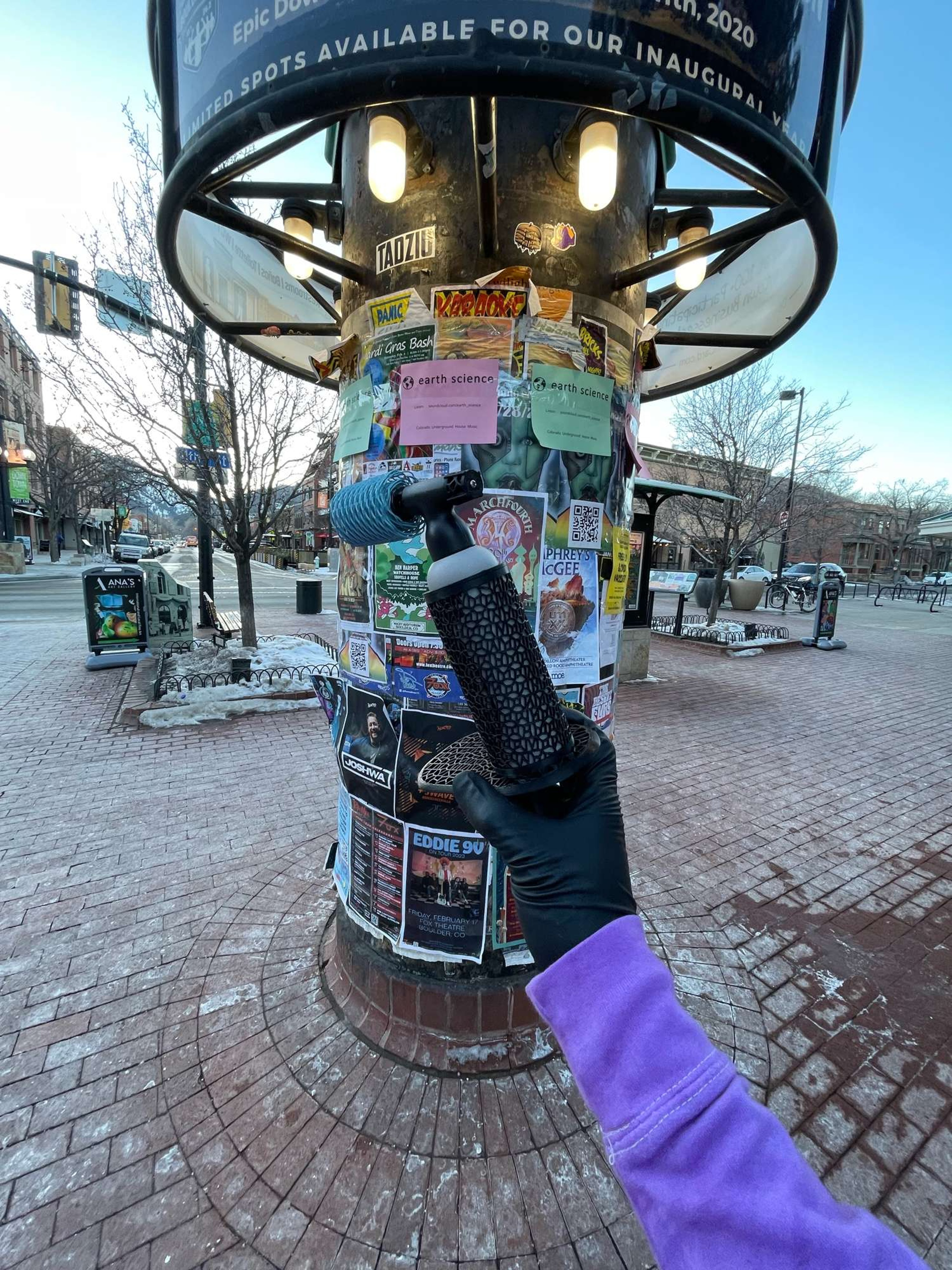 Preview pic of Torch and accessories 