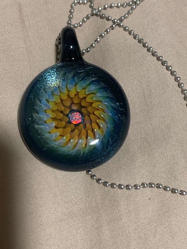 Preview pic of implosion pendant