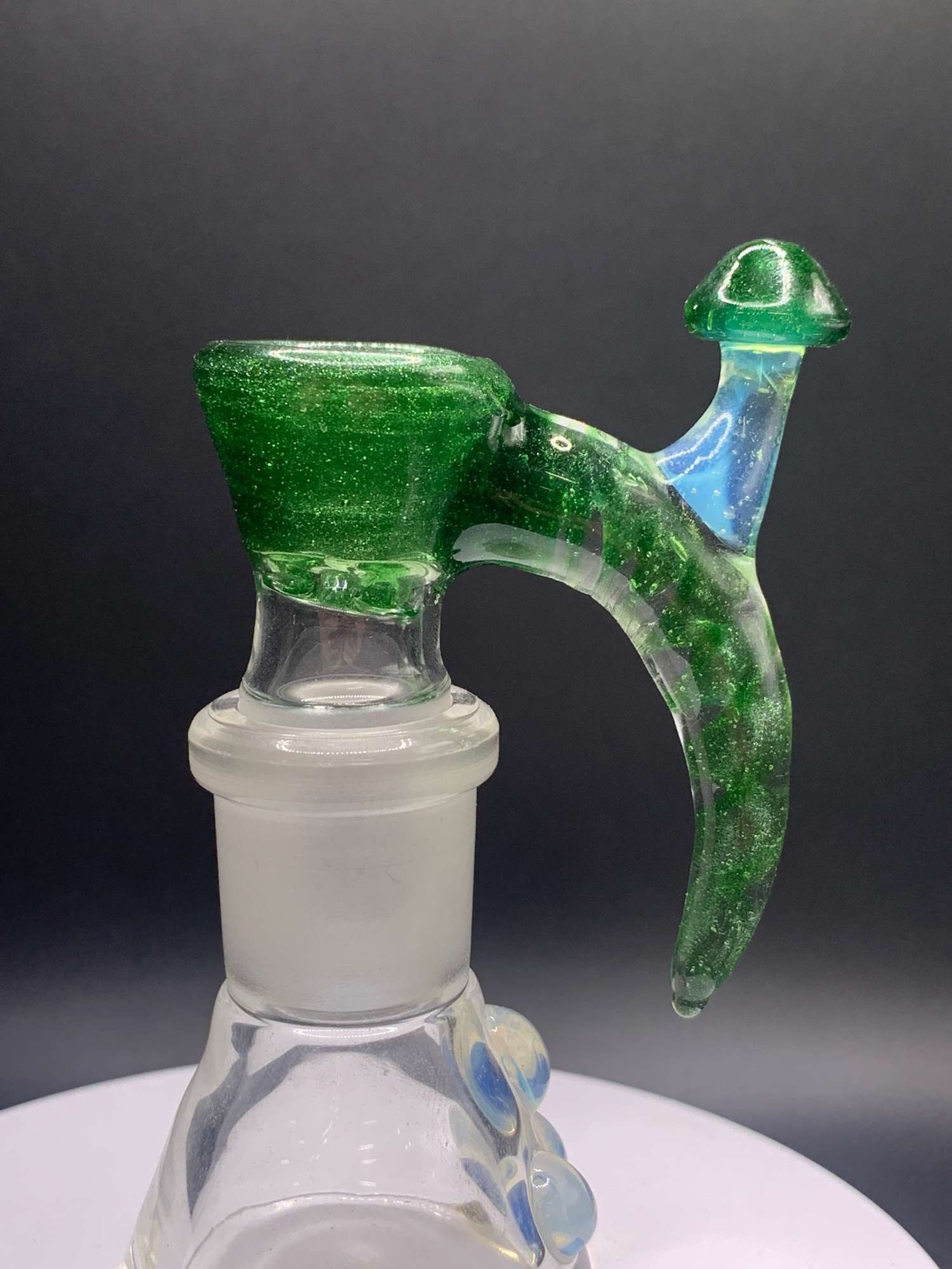 18/4 Green Stardust Mushroom Slide @woj.glass image 0