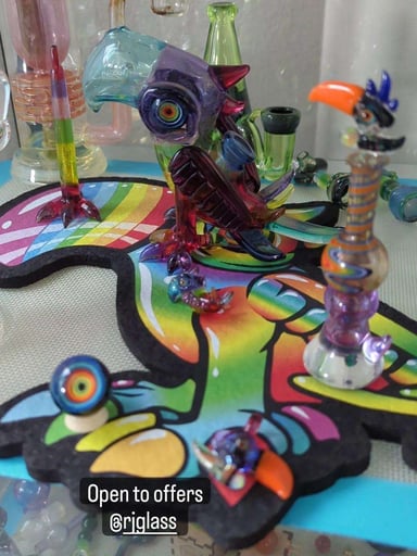 Preview pic of RJ glass rainbow Macaw Bird