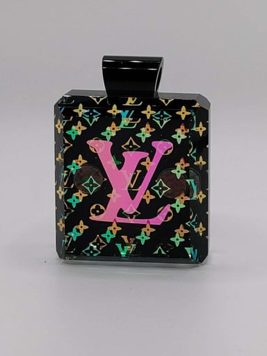 Preview pic of @BoroBarto High Fashion Louis Vuitton Pendant