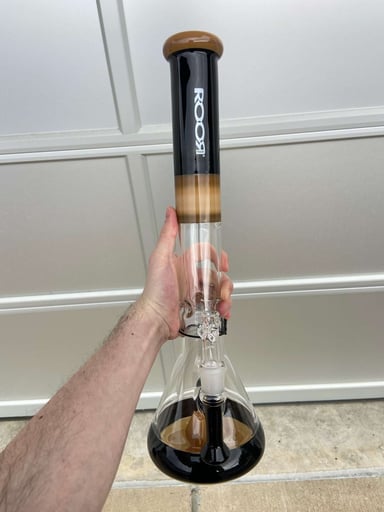 Preview pic of RooR Tech 18” Beaker Black & Tangie