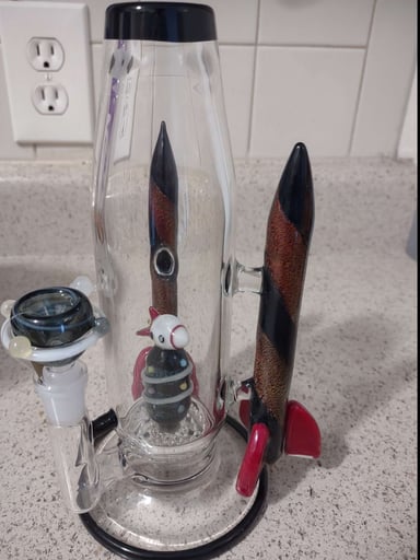 Preview pic of Empire Glassworks Rocket Ship