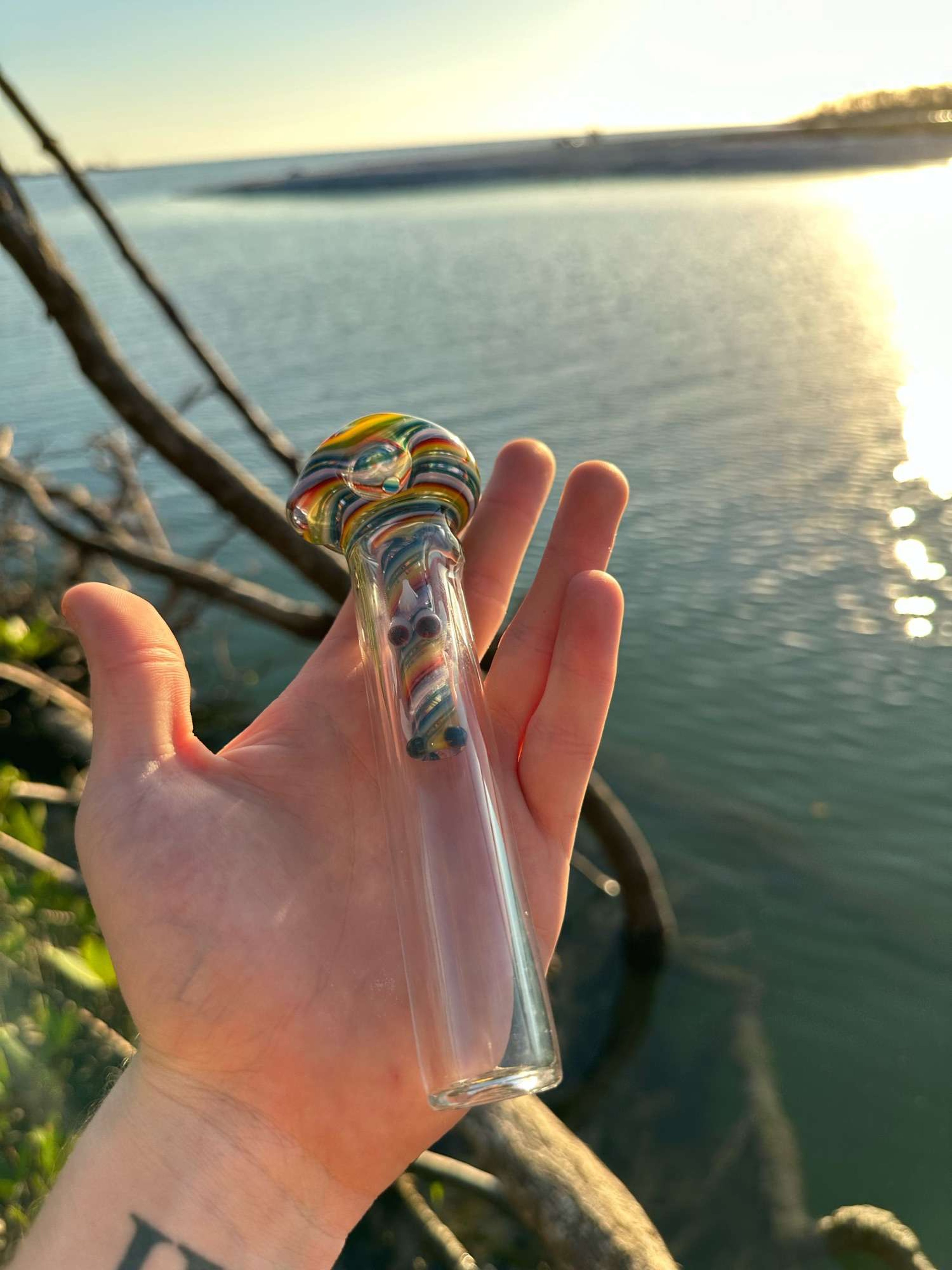 Preview pic of Gus glass dragon spoon 