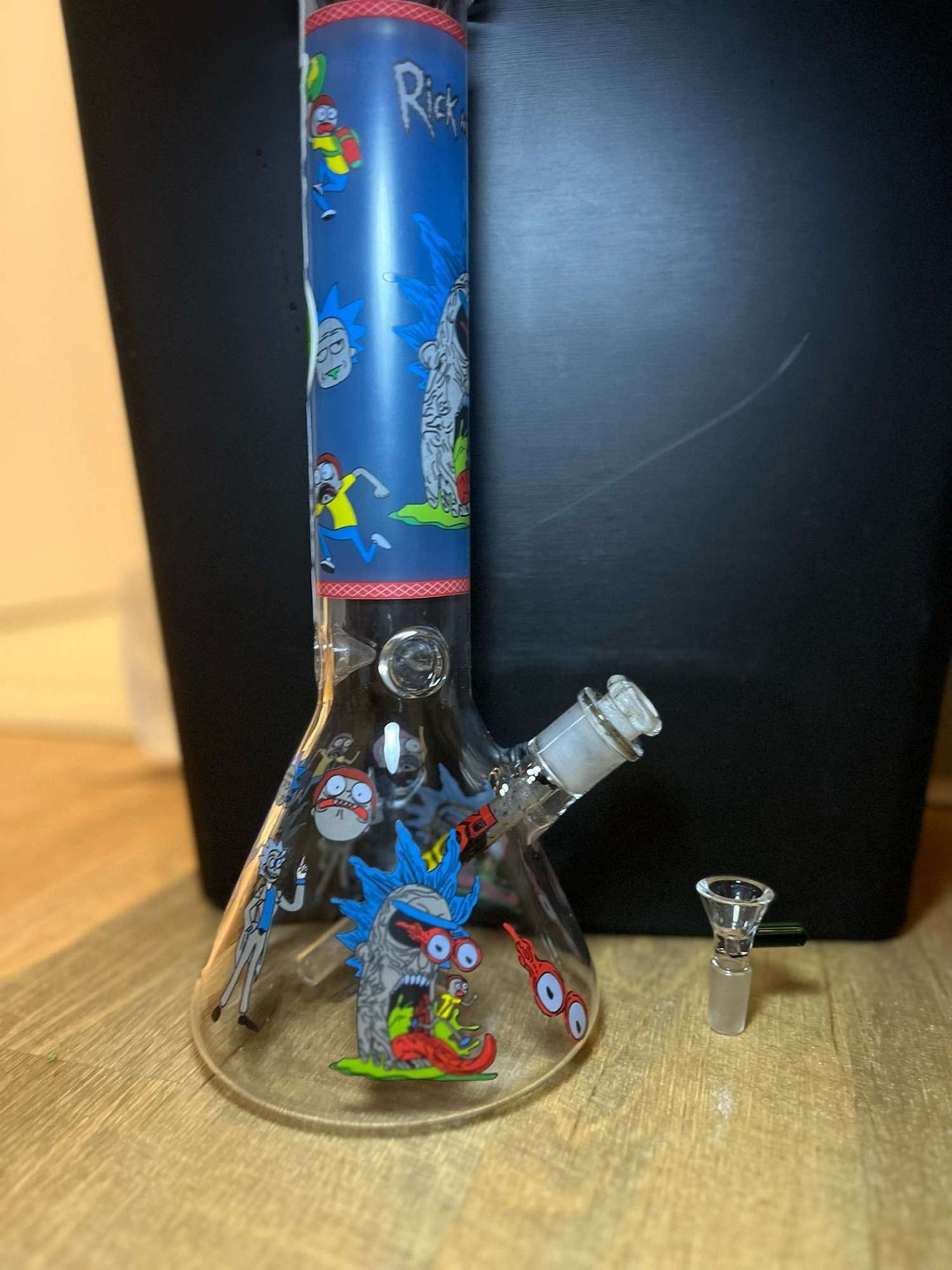 Preview pic of Rick and morty beaker bong