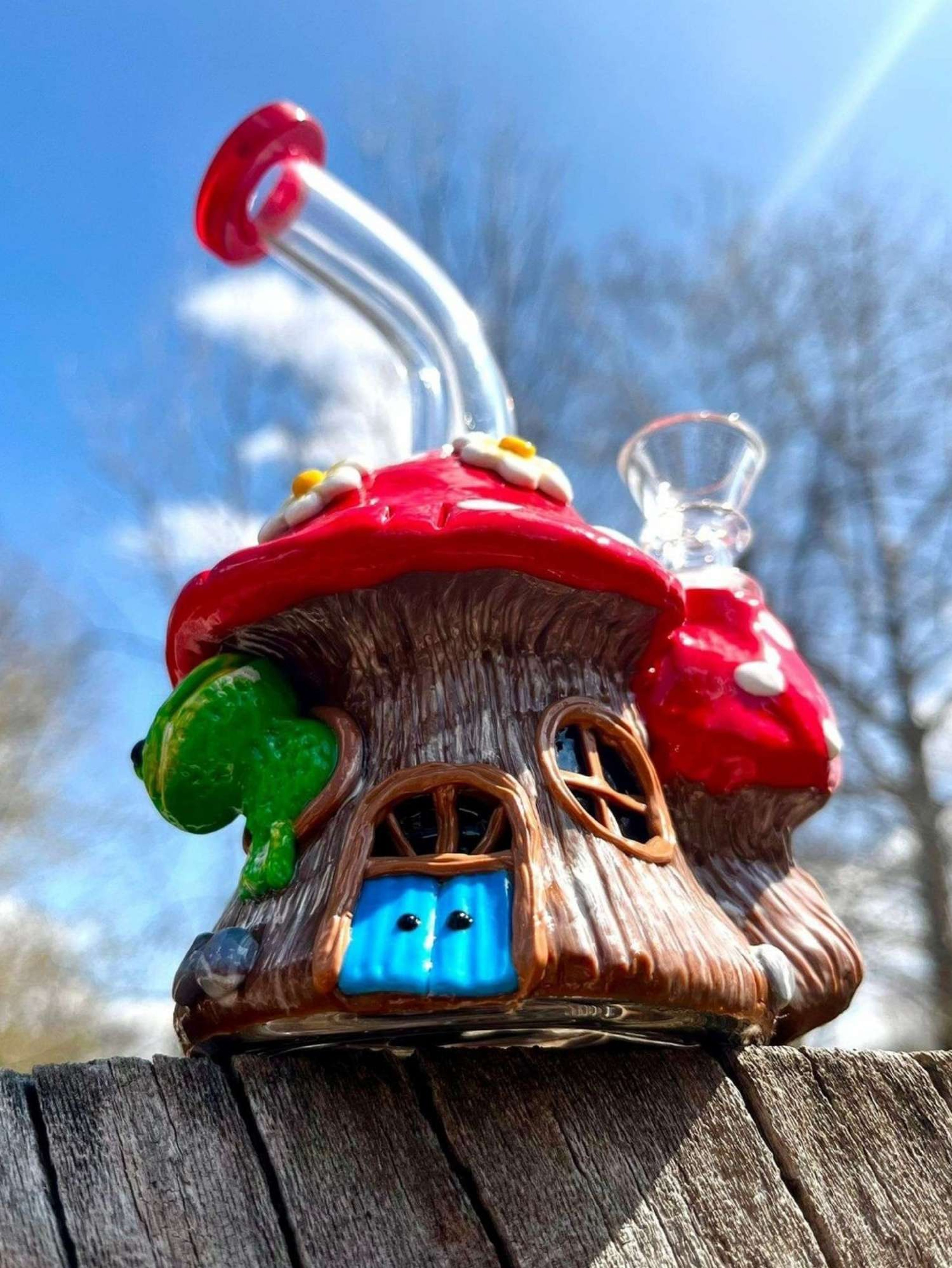 7" Mushroom Tree House Glass Bong. image 0