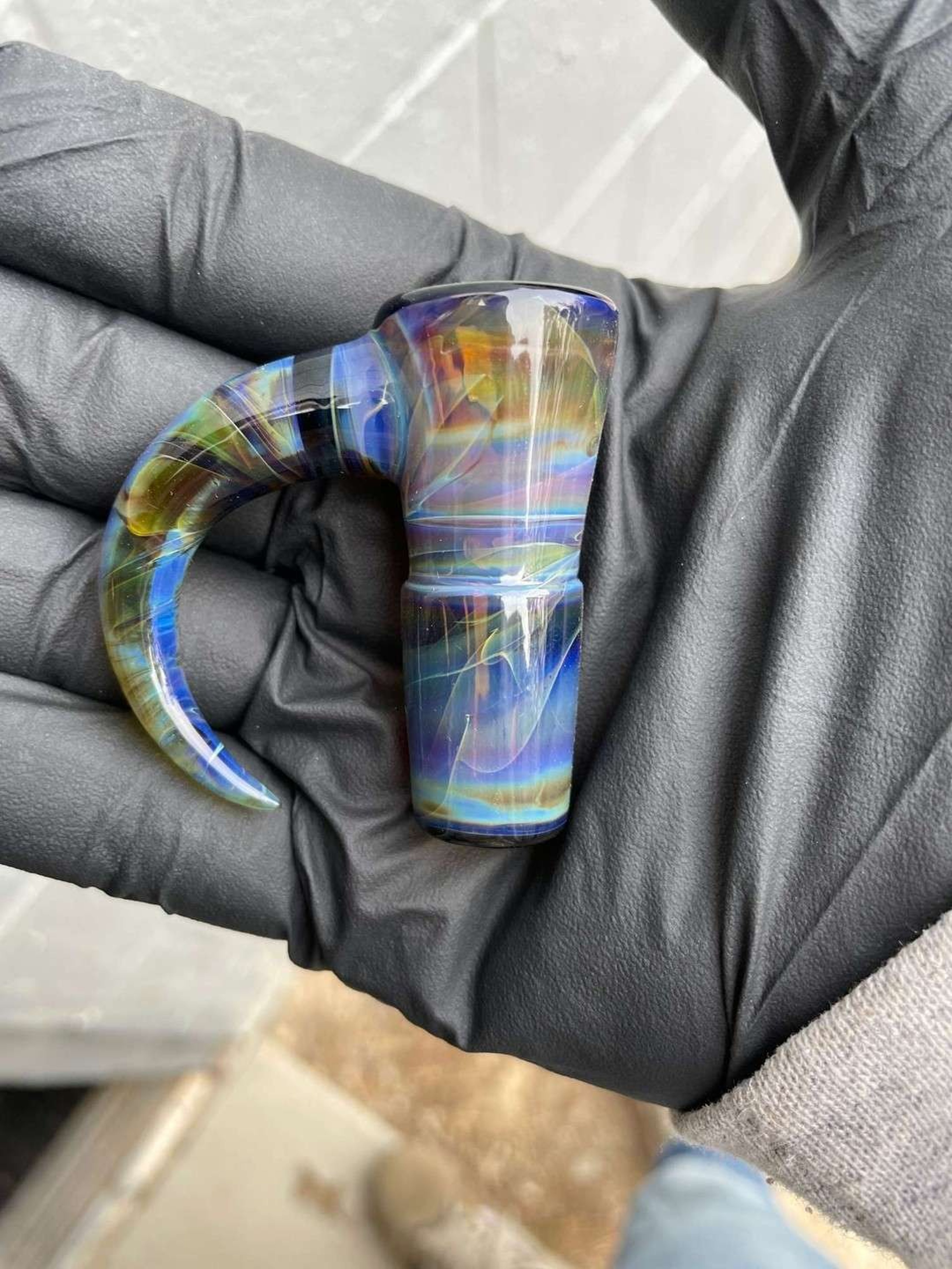 Preview pic of UreGlass 18mm 4 hole w/ black accent