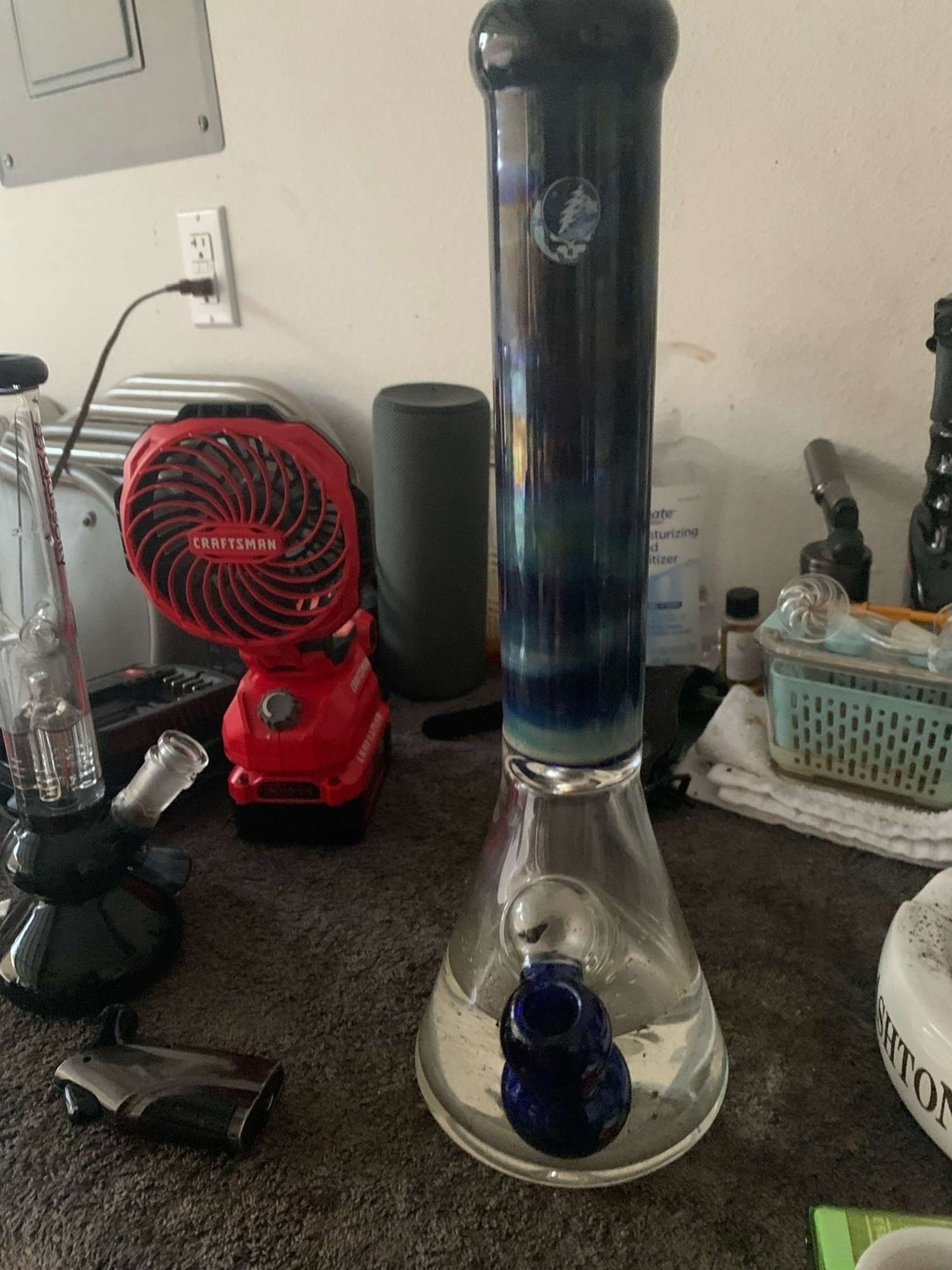 16in Bong image 0