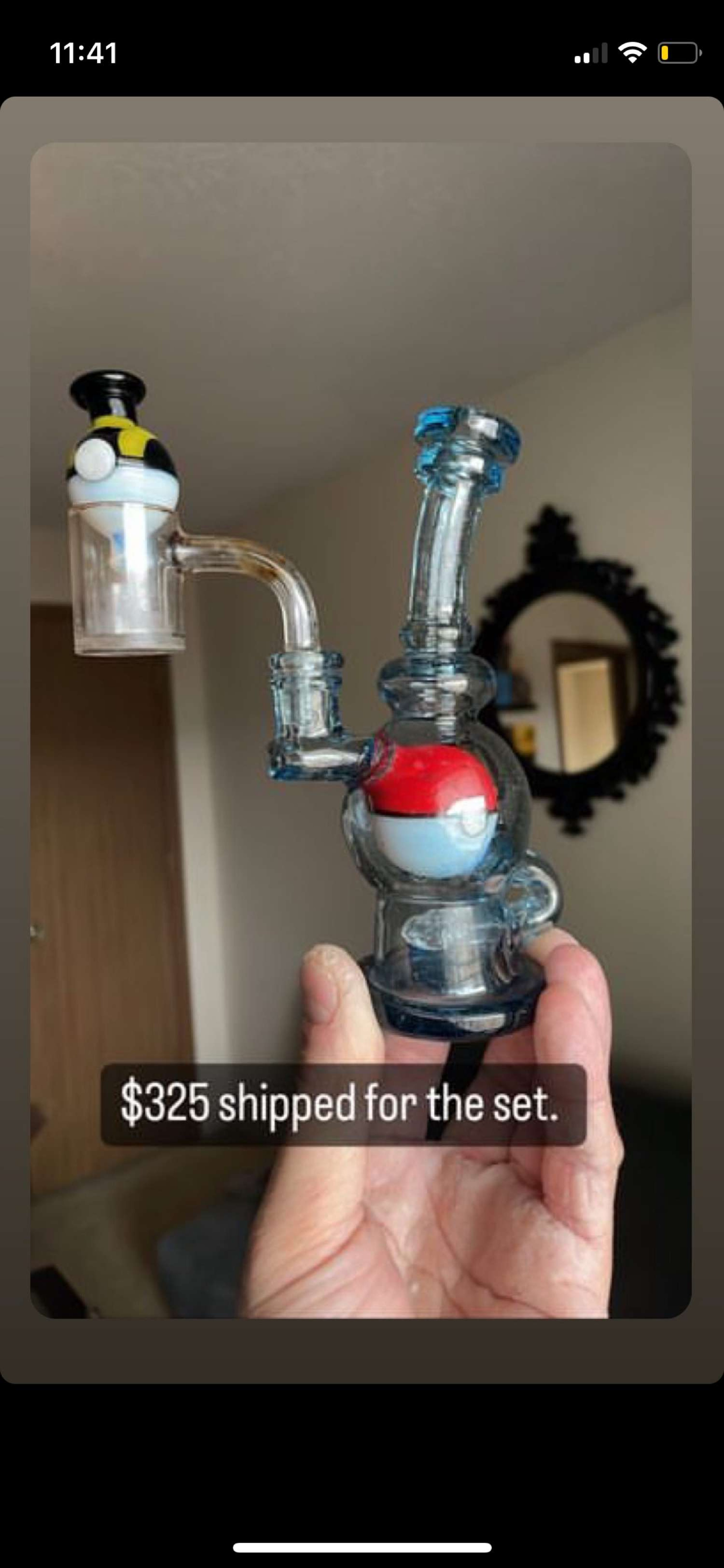 Preview pic of Keyed glass pokeball rig 