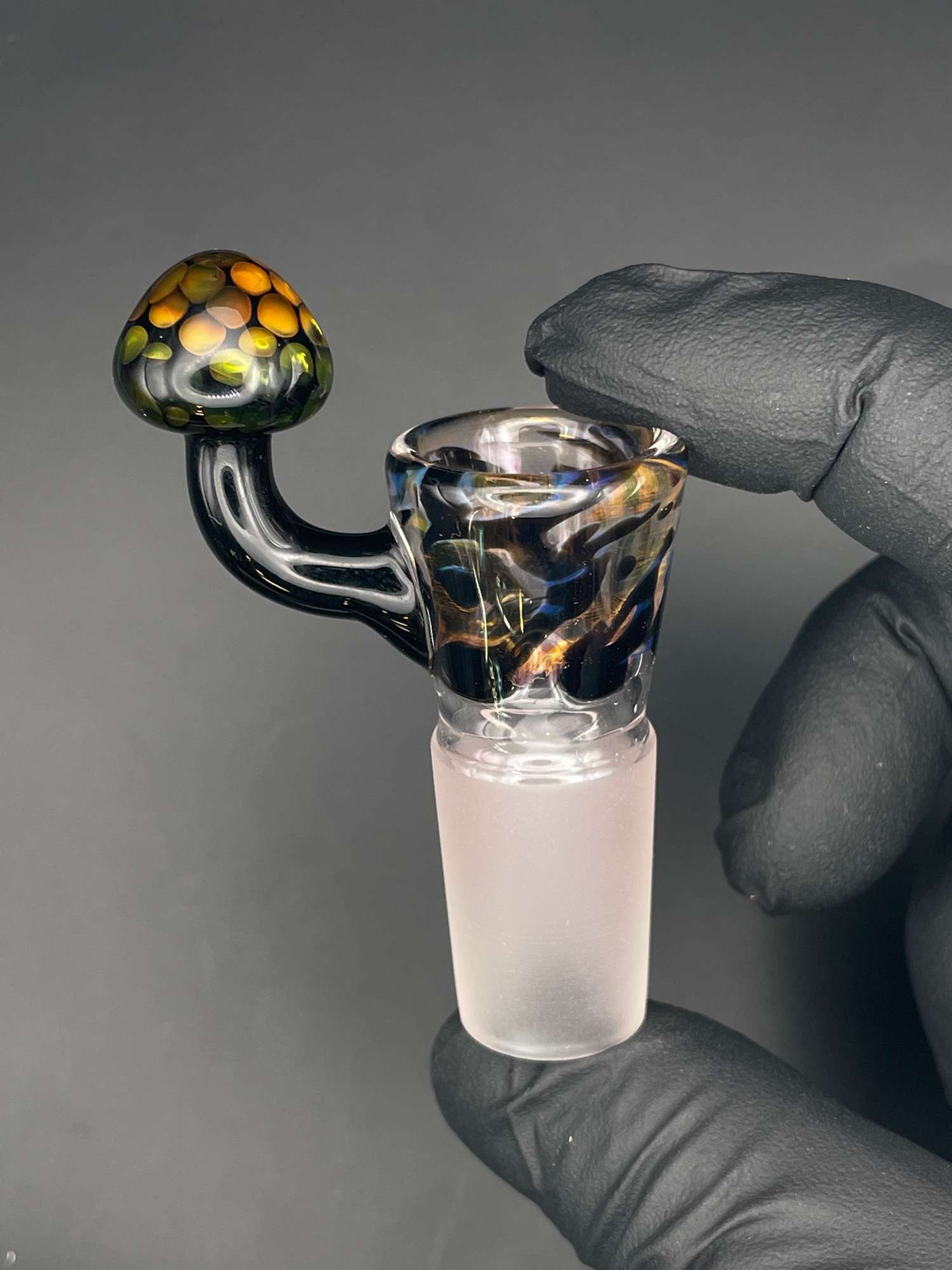 Preview pic of UreGlass 18/4 shroom slide blackjack/fume