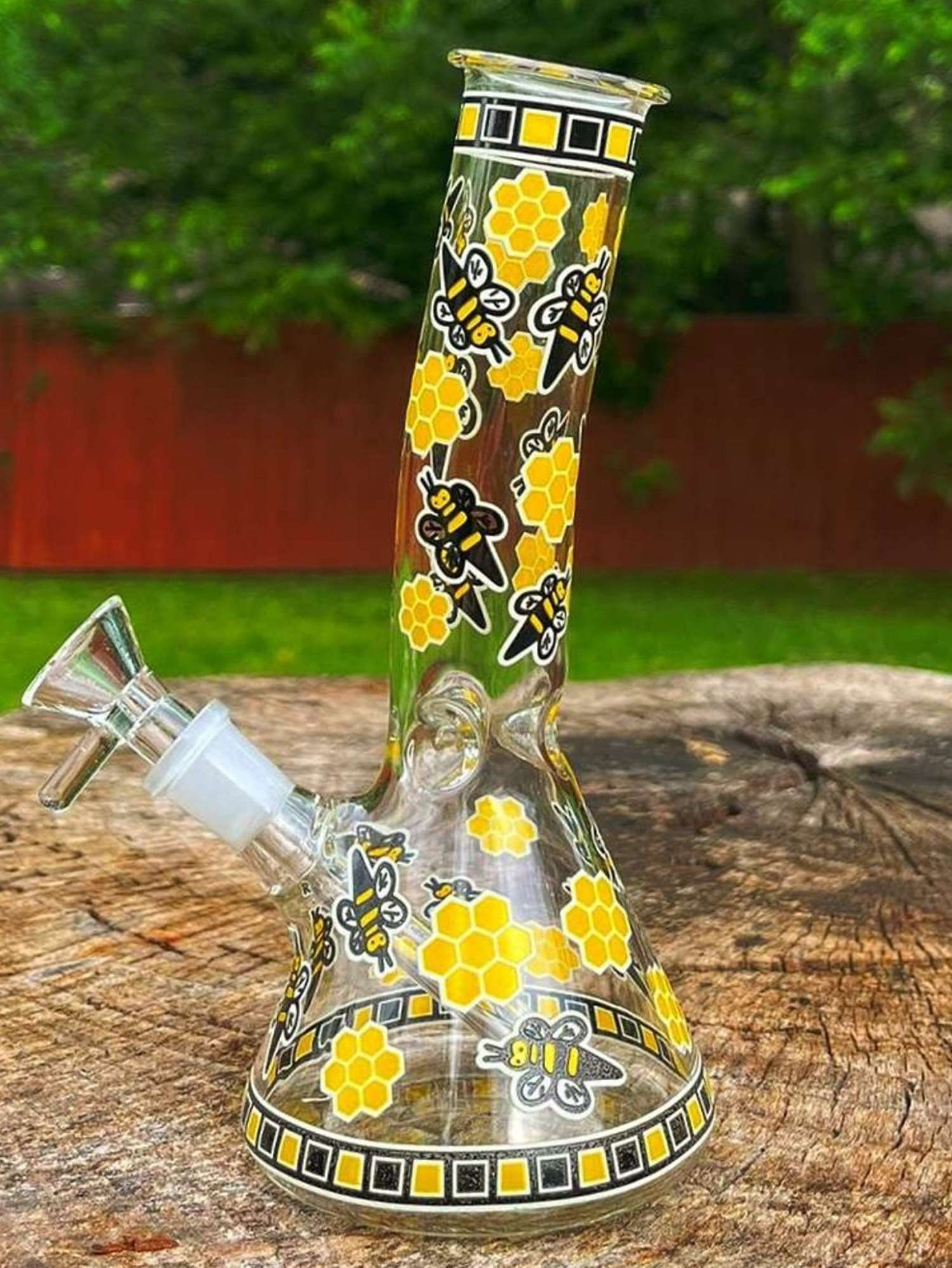 Preview pic of 8" Yellow Honeybee Glass Bong