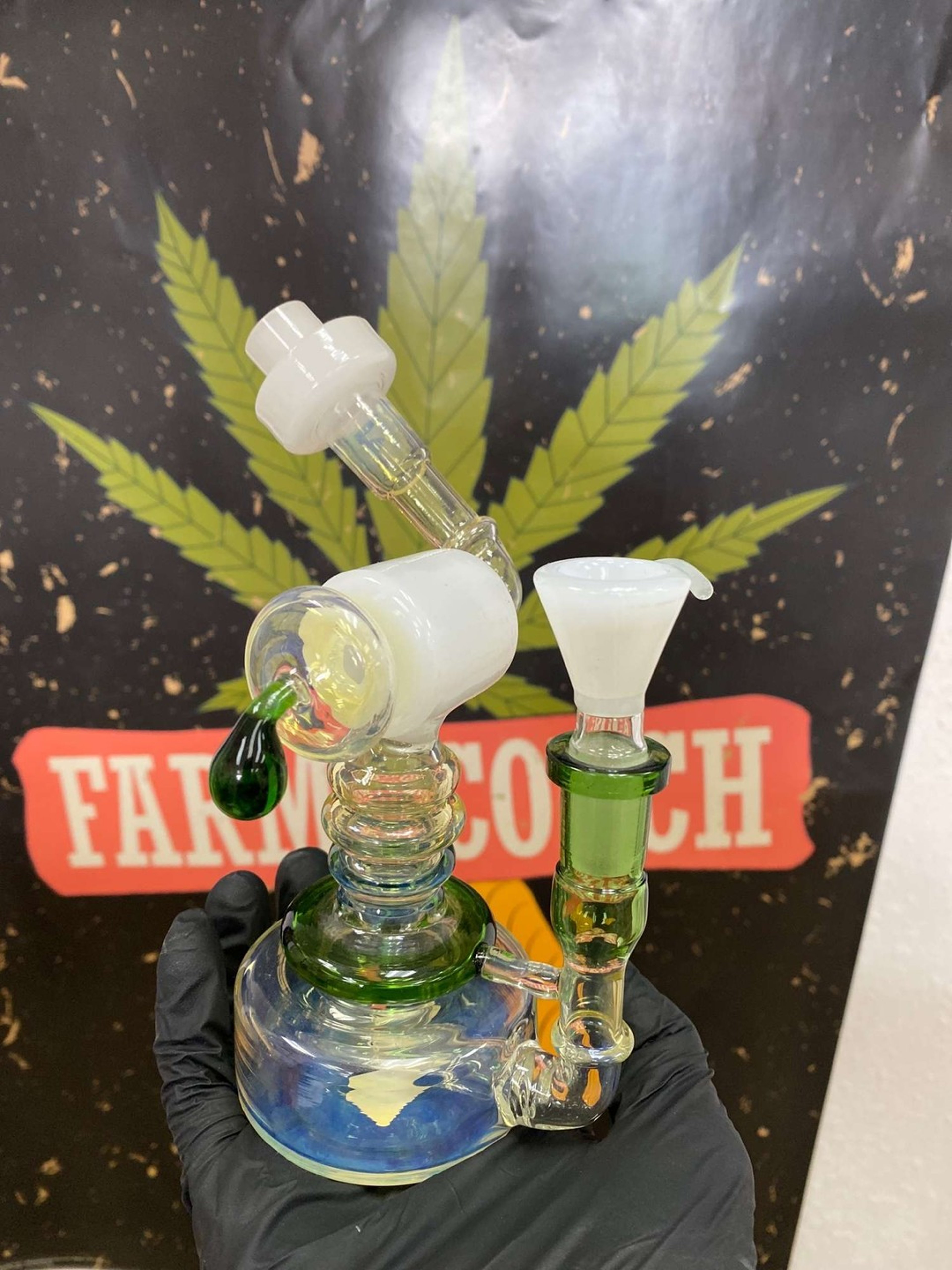 Preview pic of Medium size bong 