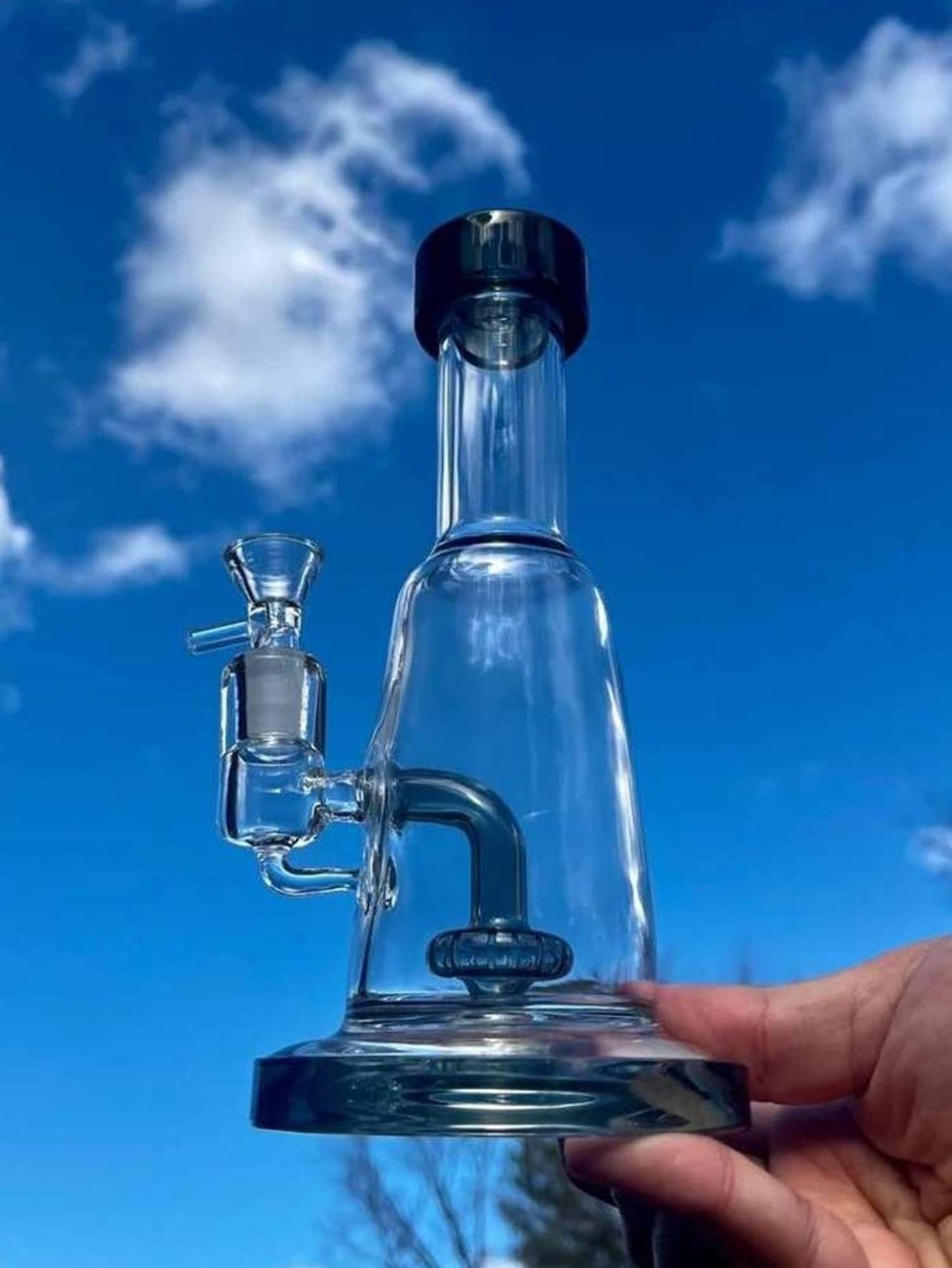 Preview pic of 9" Thick Glass Bong Rig