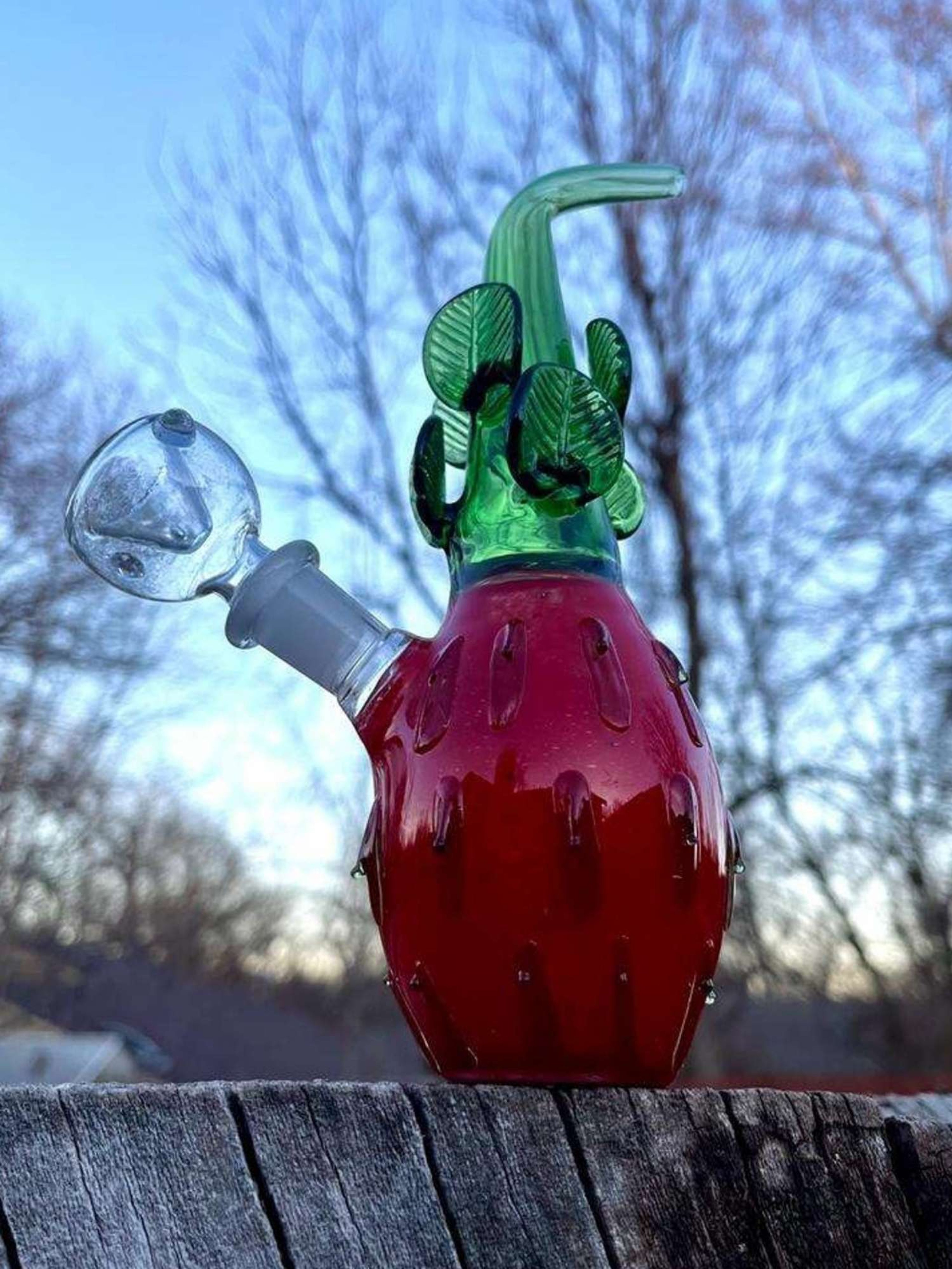 Preview pic of 6" Mini Strawberry Glass Rig