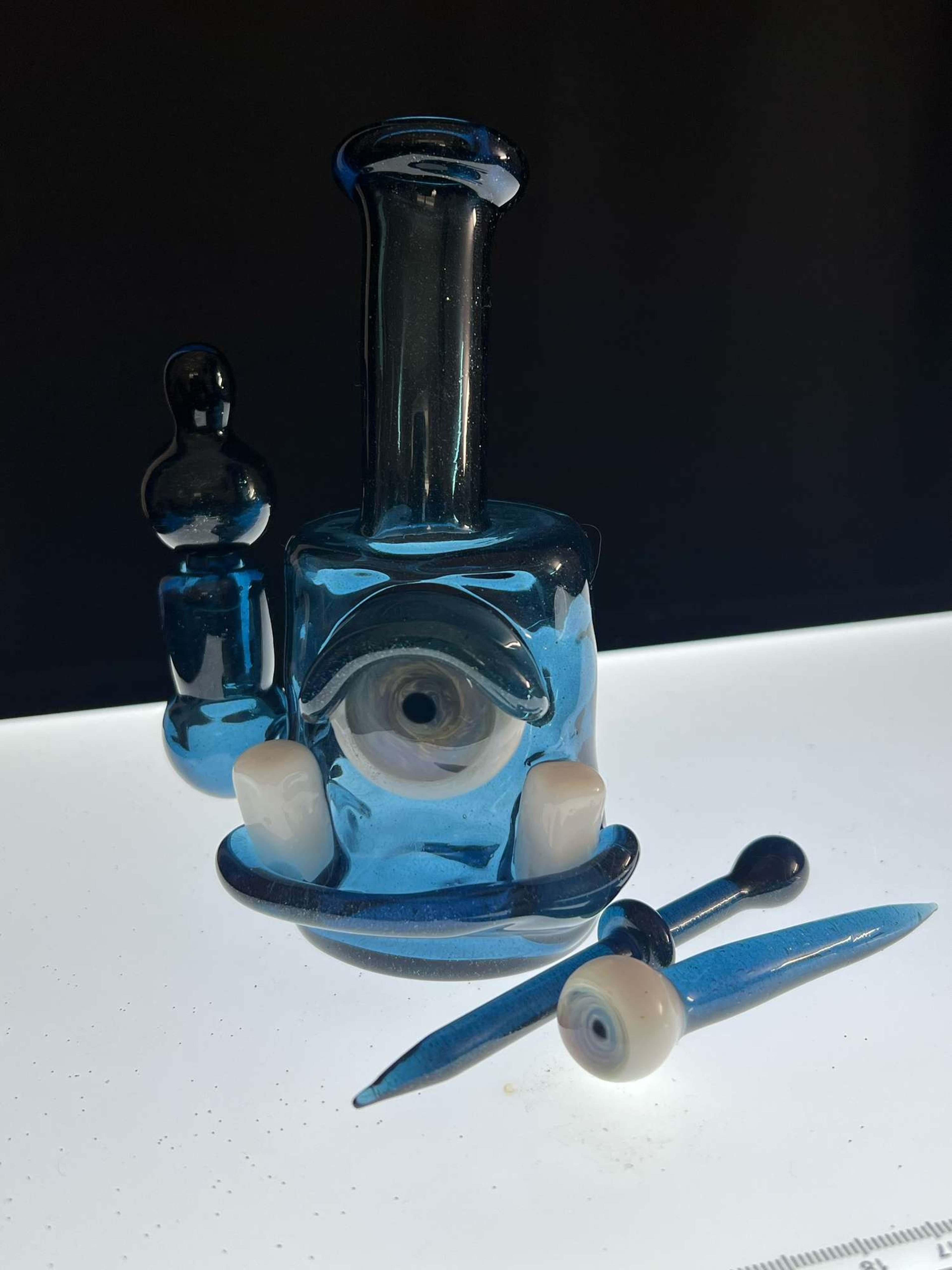 Preview pic of Eyeball Glass Rig in Blue Stardust