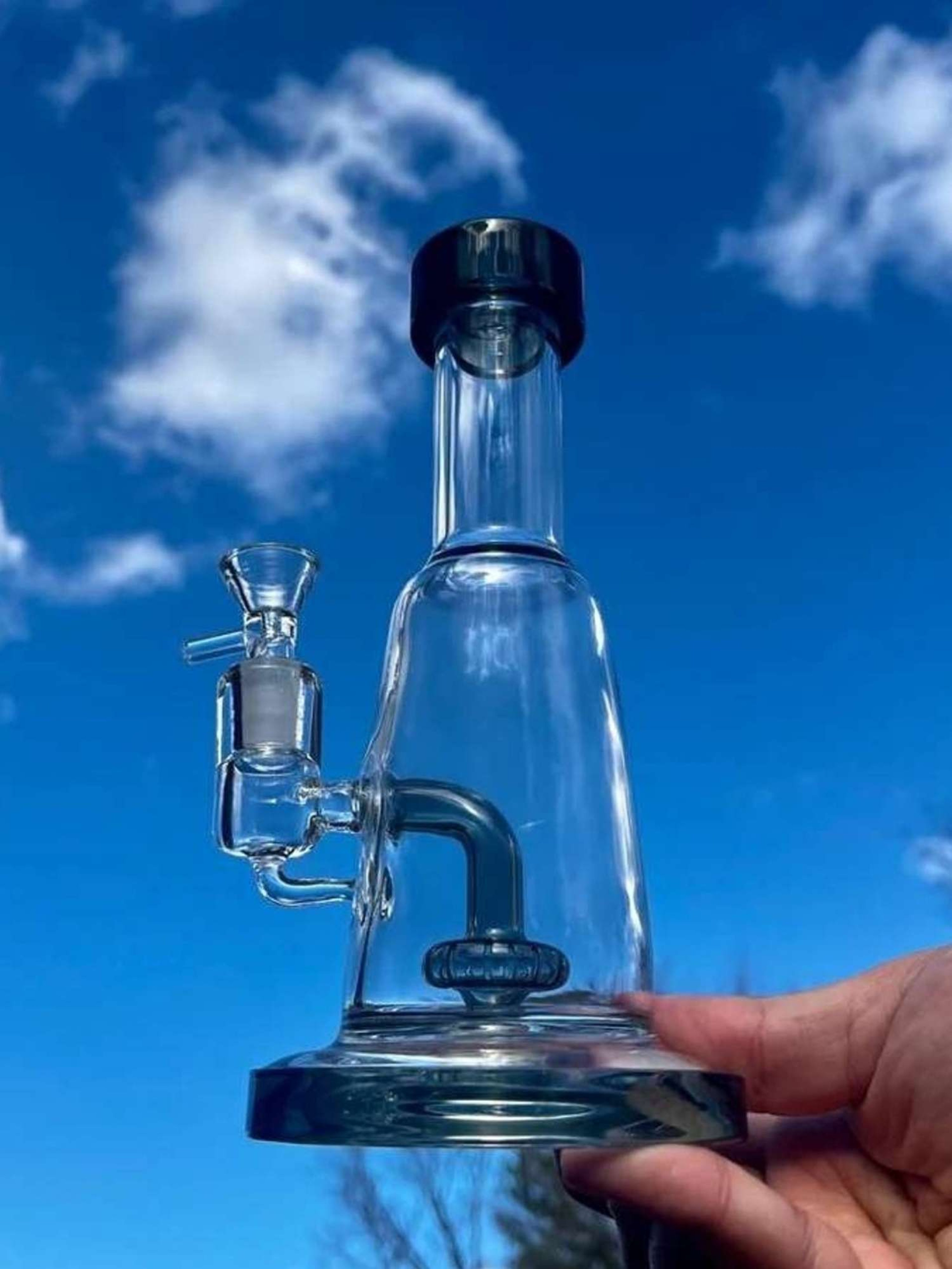 Preview pic of 9" Thick Glass Bong Rig