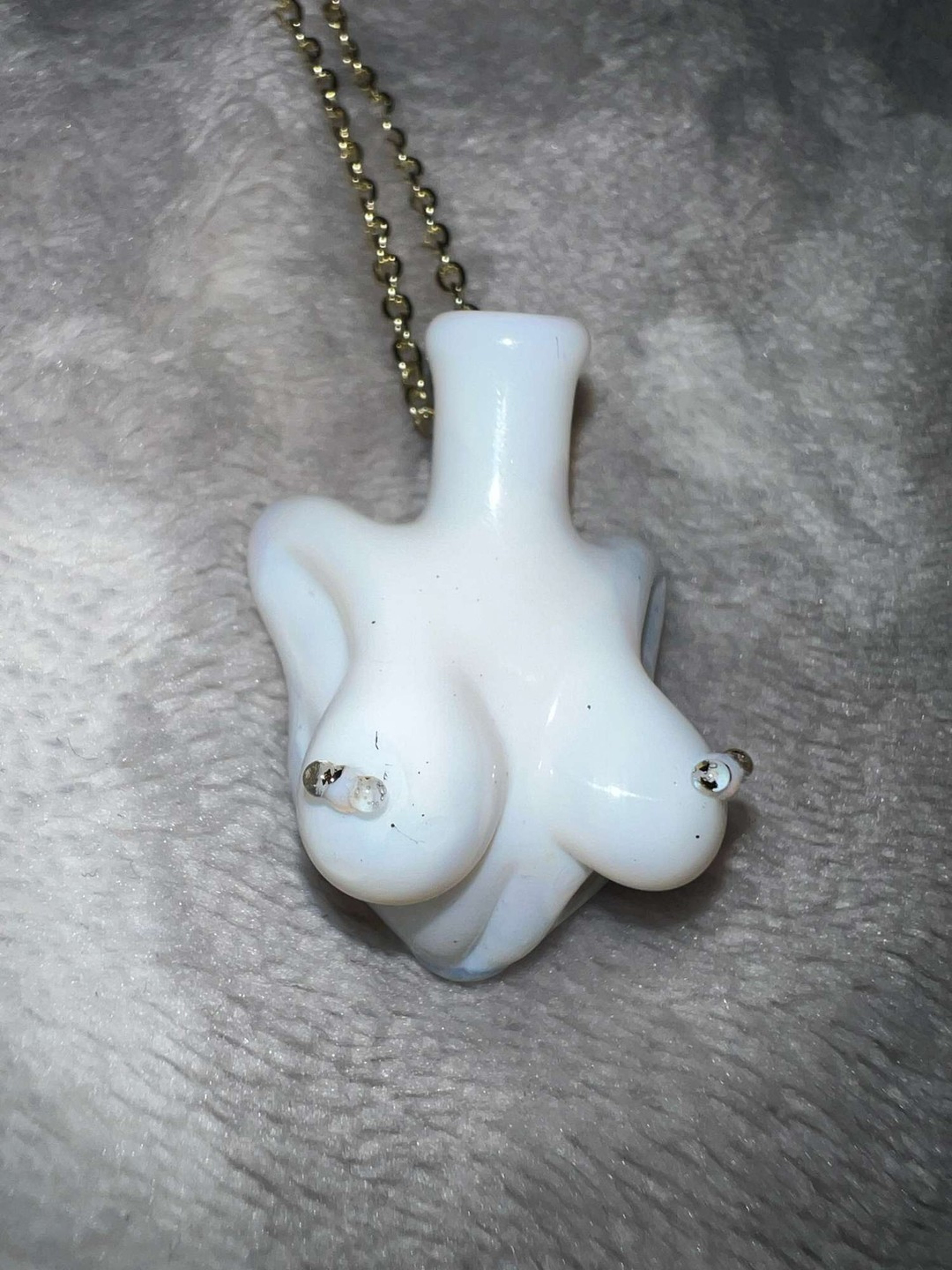 Liv999p White Lotus pierced bust image 0