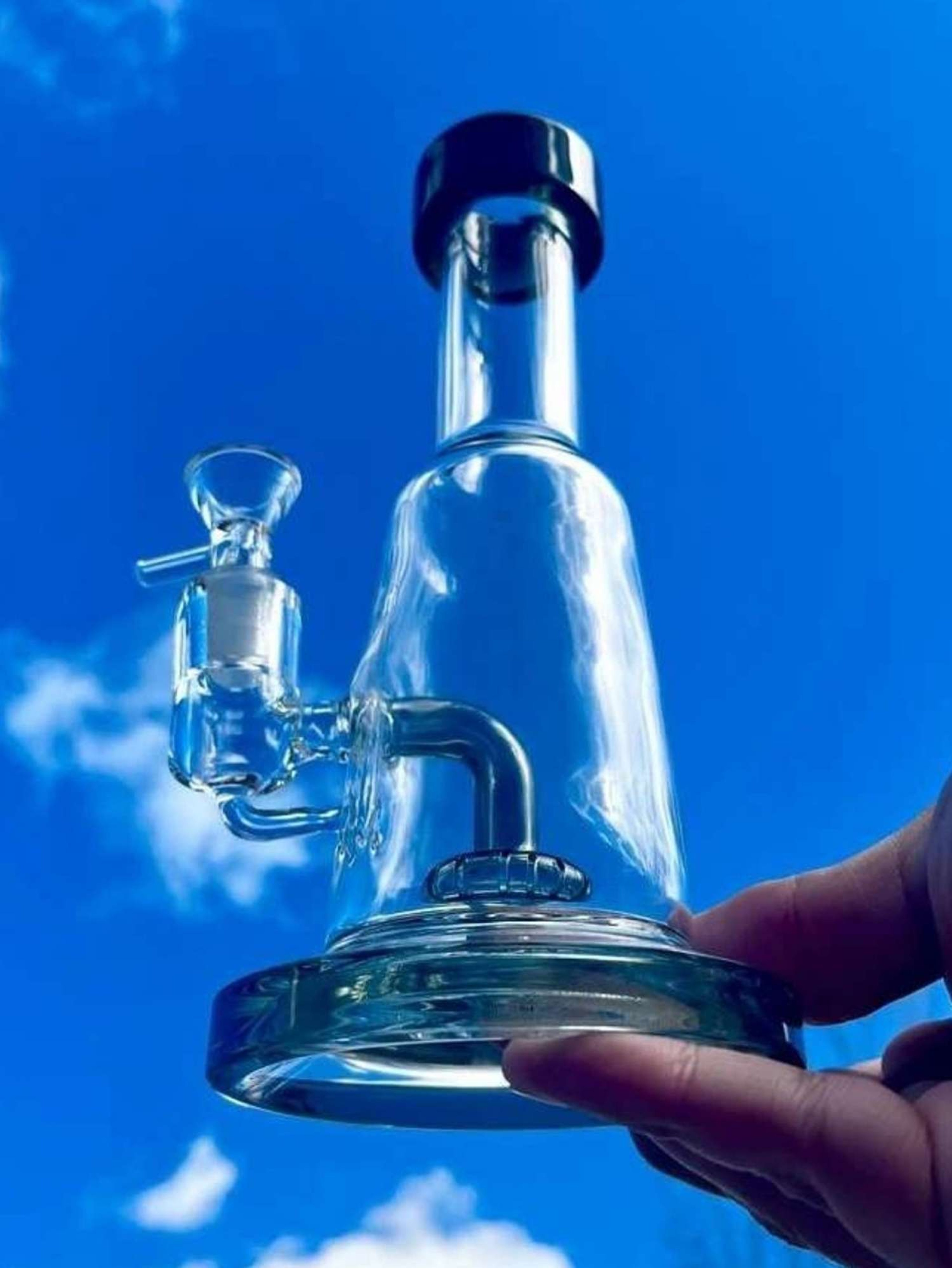 Preview pic of 9" Thick Glass Bong Rig