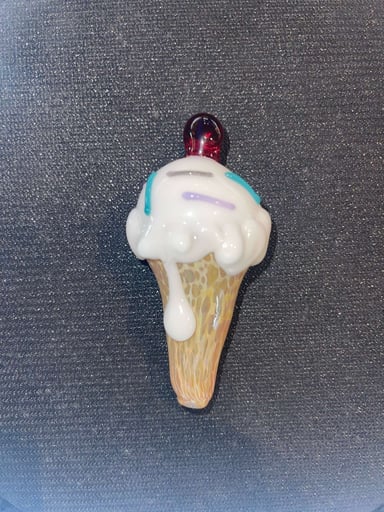 Preview pic of Melting ice cream cone pendant pipe!