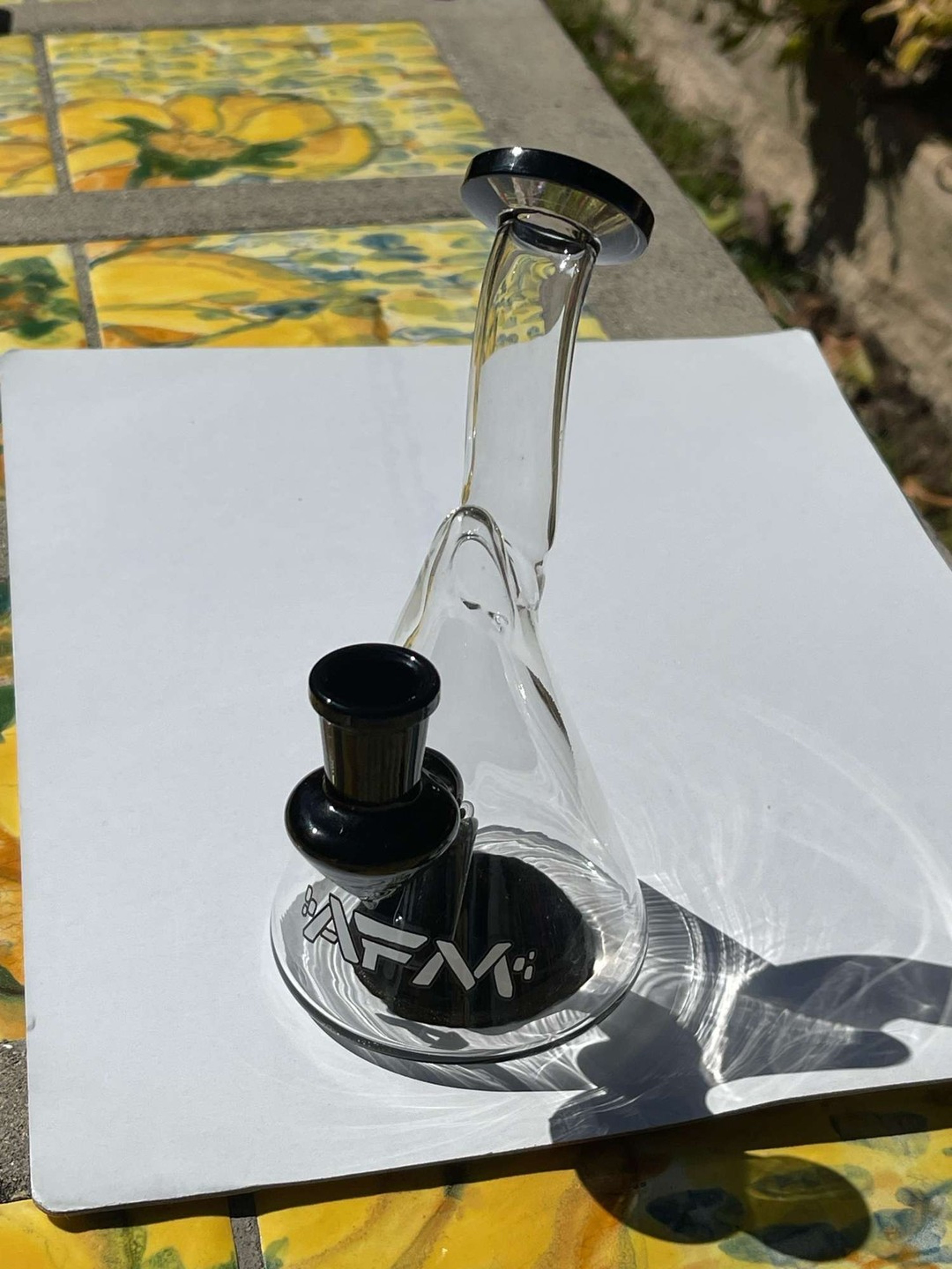 AFM Pyramid 6" Rig with Fixed Downstem & Catcher - Black image 0