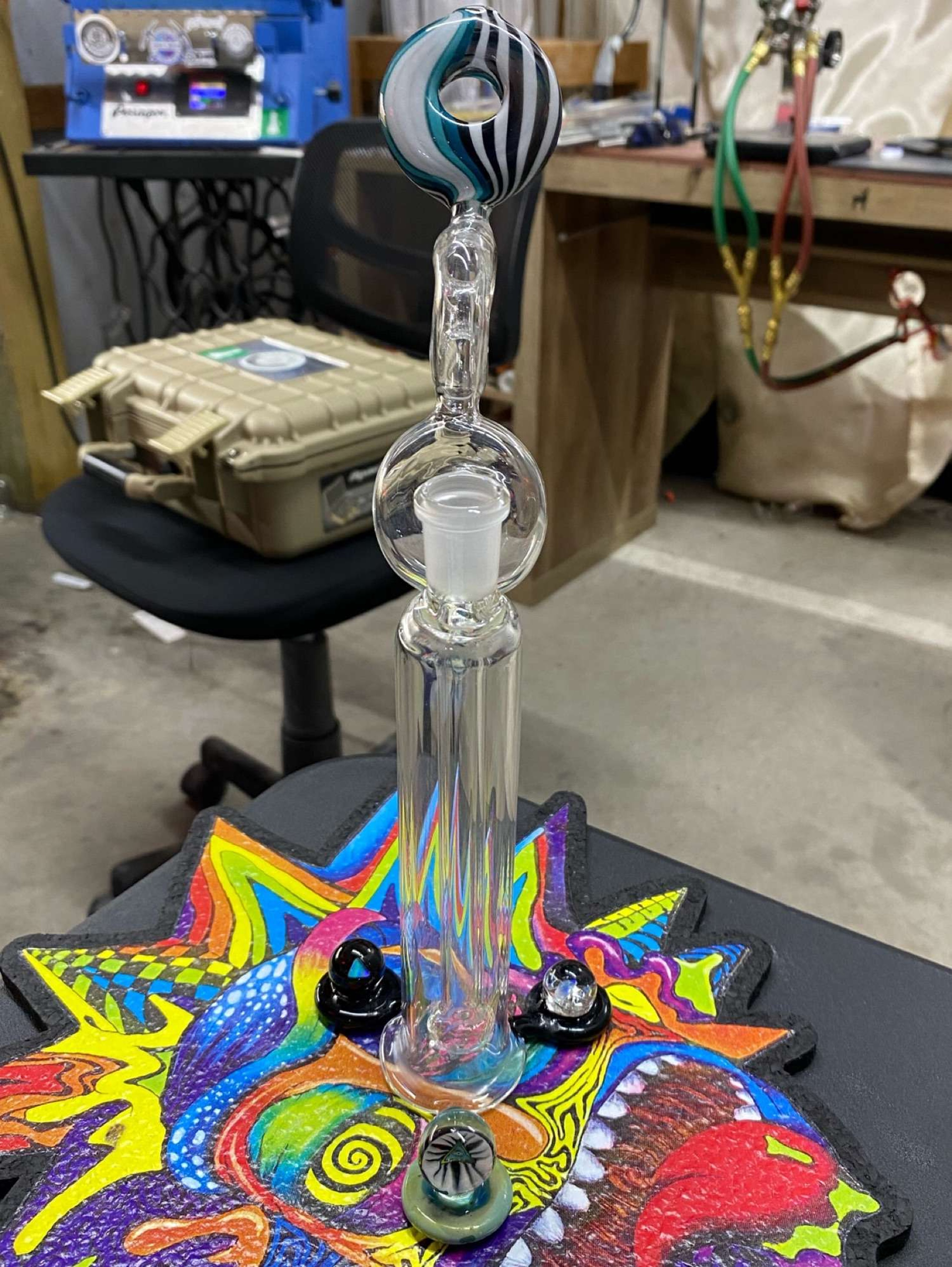 Preview pic of 14mm tri foot doughnut bubbler 