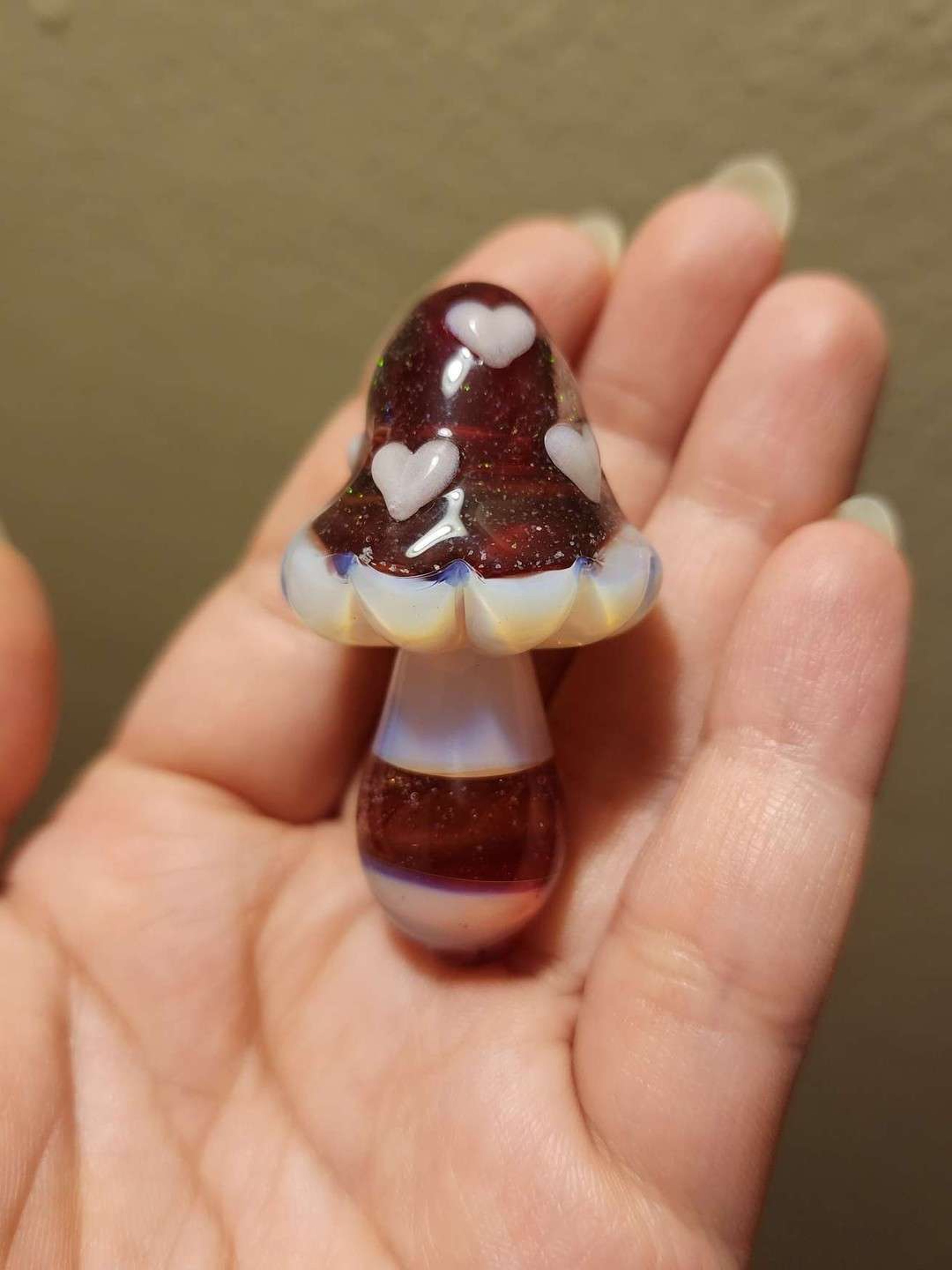 Preview pic of Glass_goddess valentines loveshroom pendant