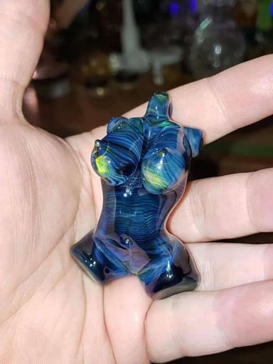 Preview pic of (2012) Banjo Female Torso Pendant