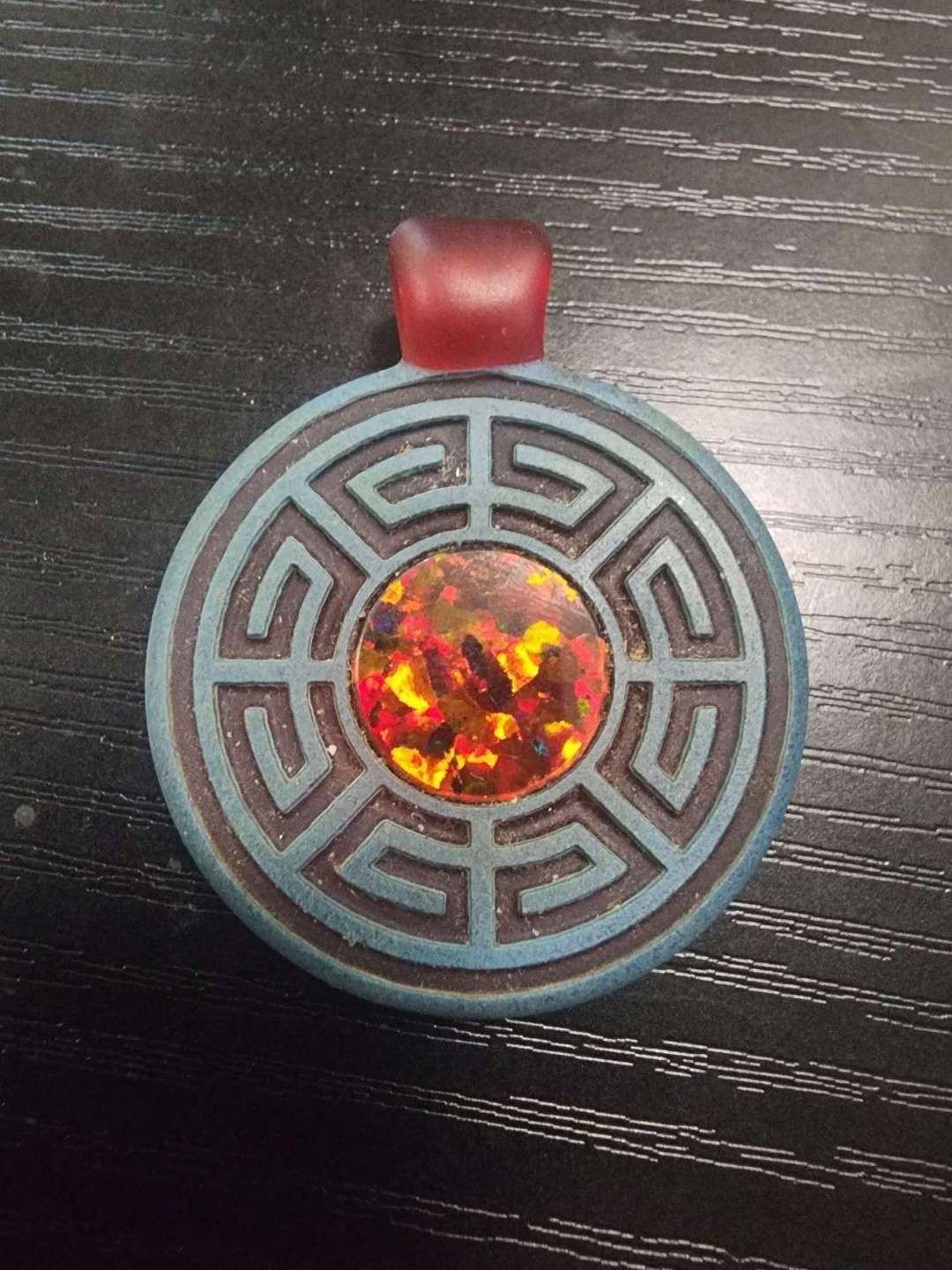 2016 Glass Maze pendent image 0