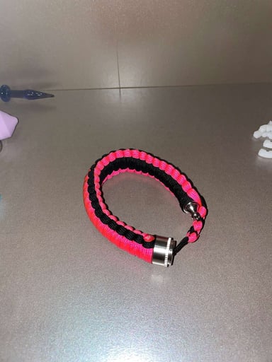 Preview pic of Pink Paracord Bracelet Pipe