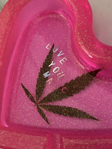 Preview pic of Build a Custom ‘Best Buds’ Kissmyassh.tray
