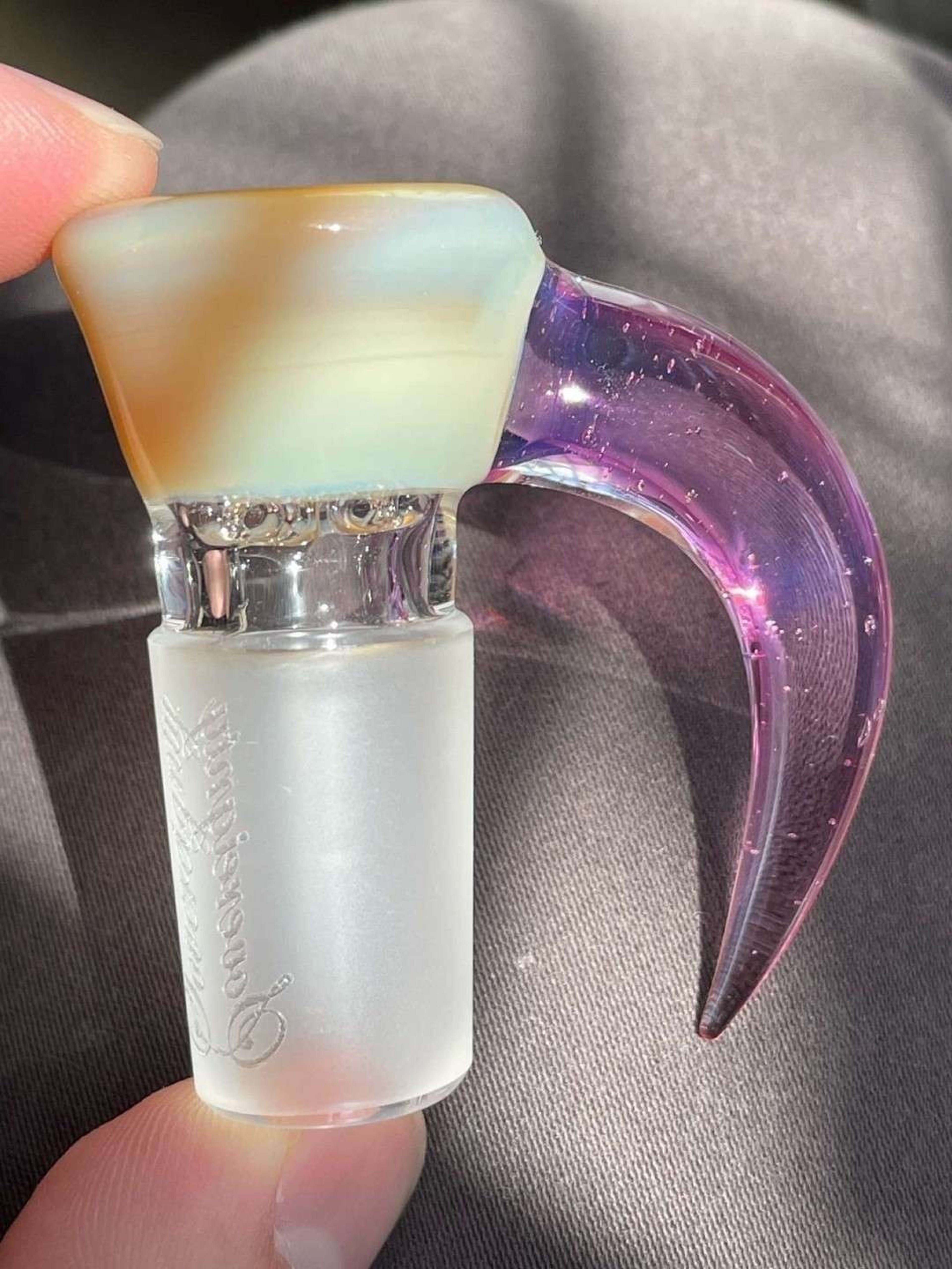 SOVEREIGNTY GLASS FA SLIDE image 0