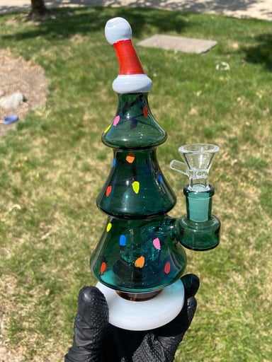 Preview pic of Christmas Tree Bong With Santa’s Hat