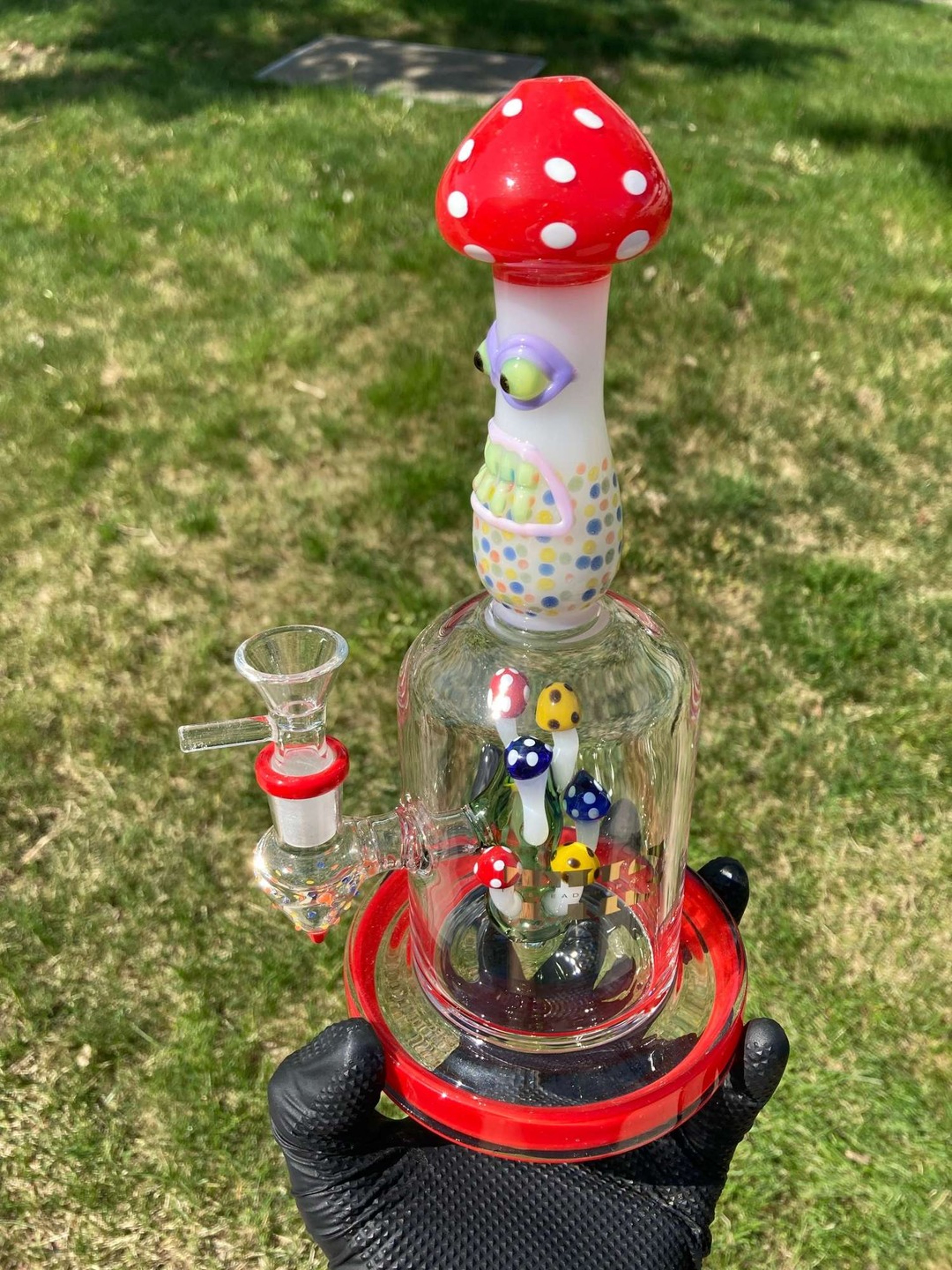 Preview pic of Red Mushroom Head Bong