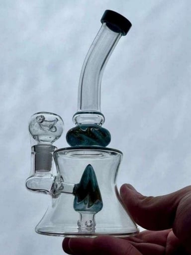 Preview pic of 7" Recycler Glass Bong Rig