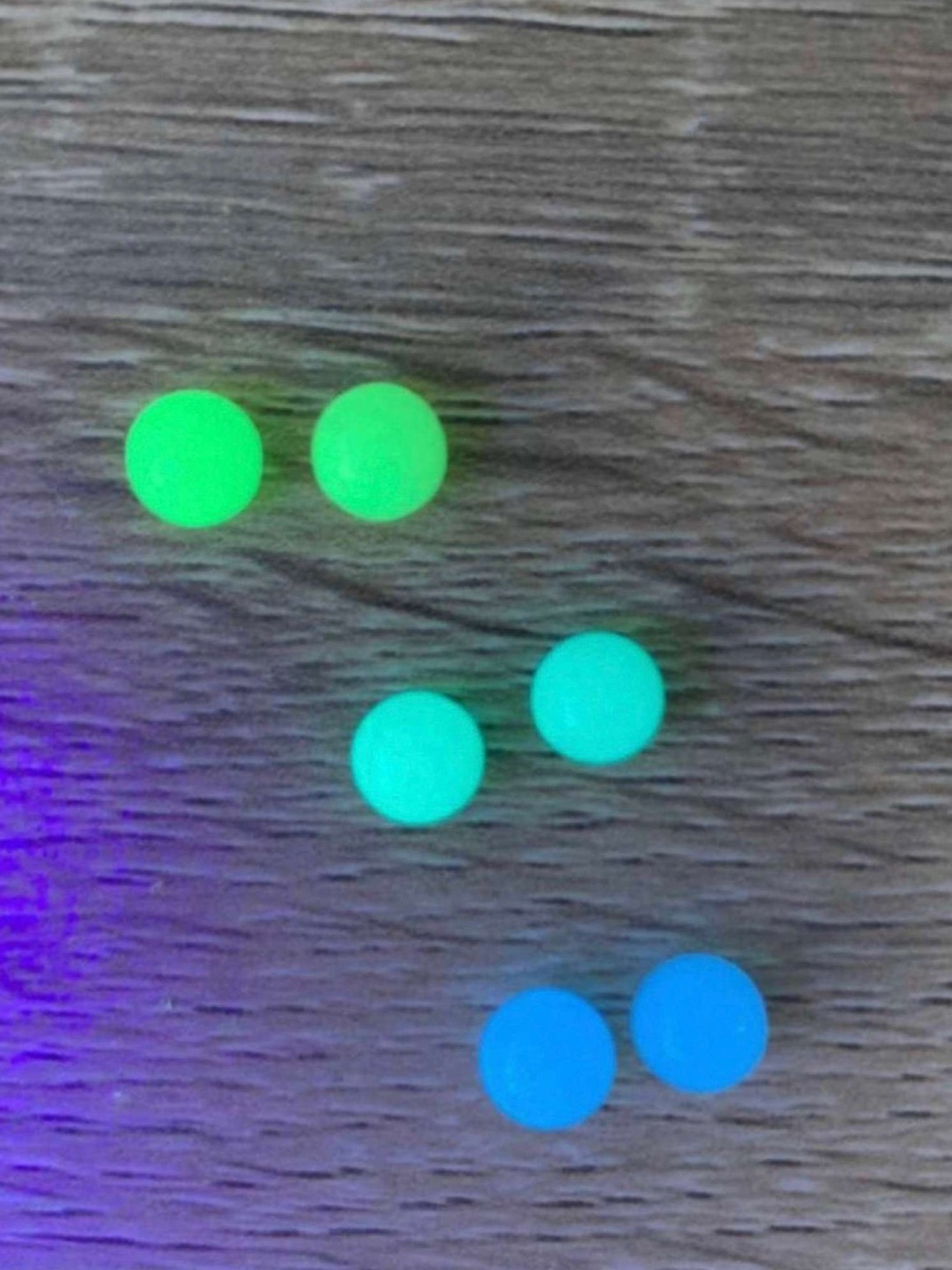 Preview pic of UV Glow Pearls [x6]