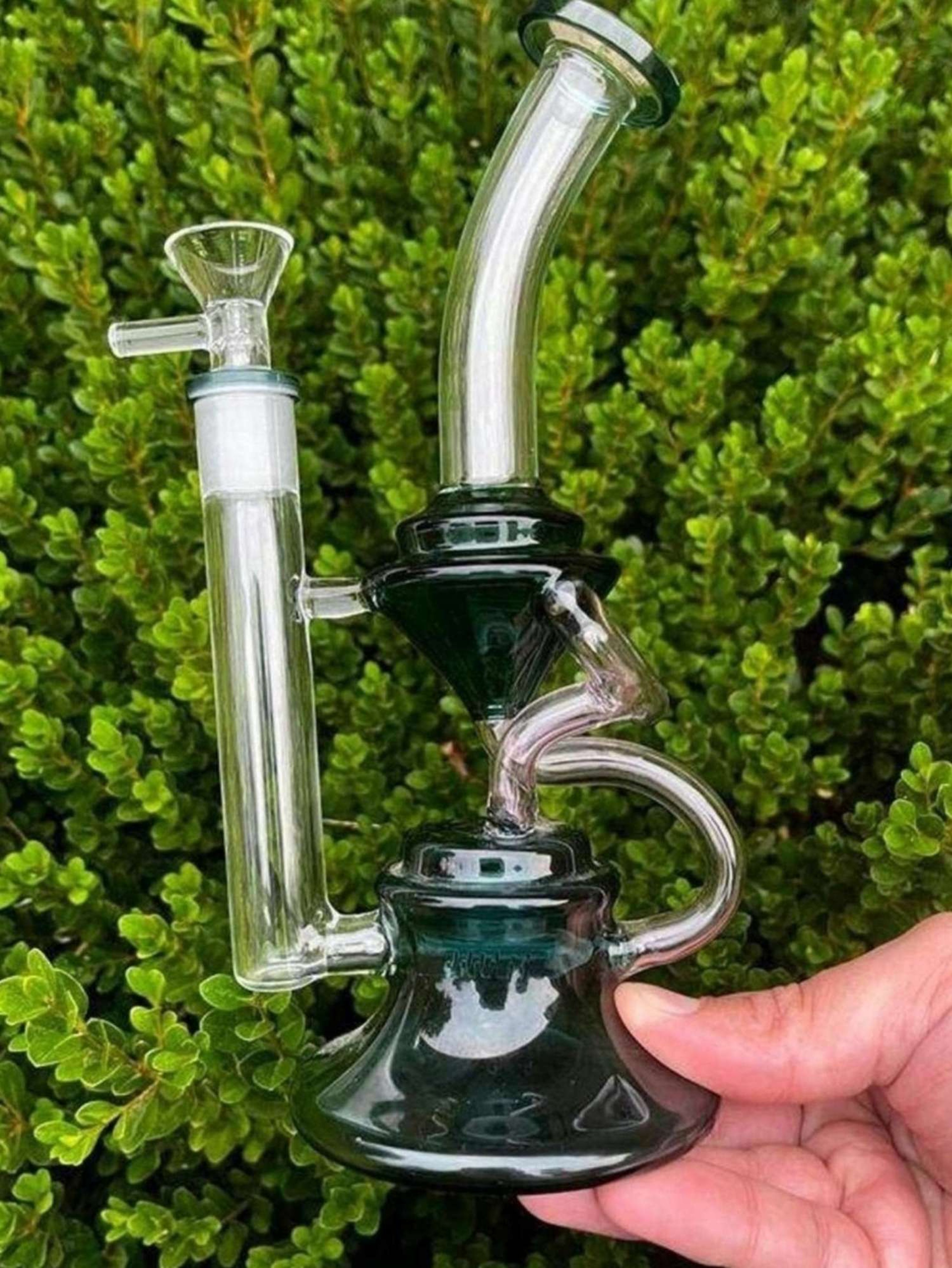 Preview pic of 9" Recycler Bong Rig