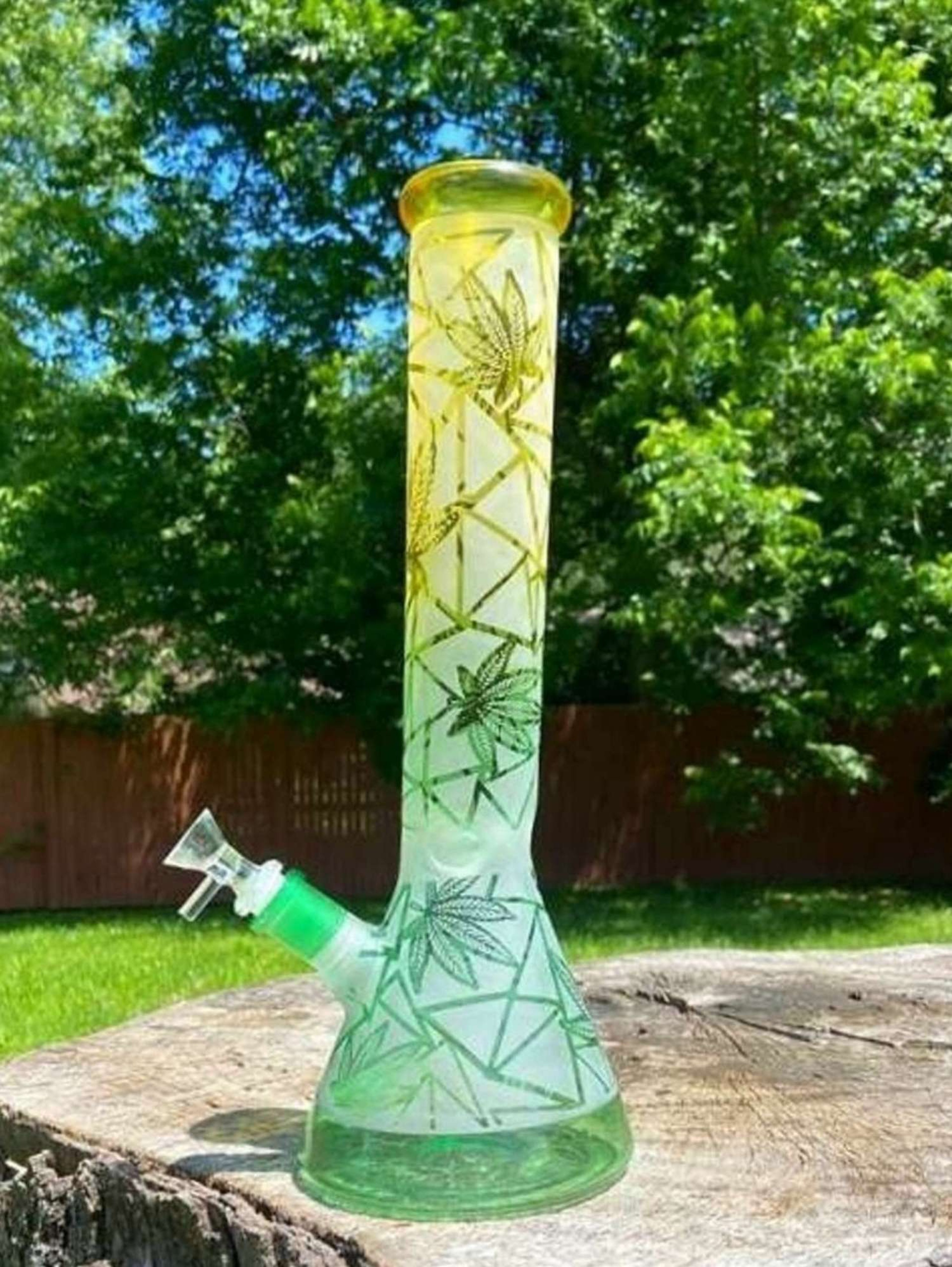 13" Thick leaf Bong Rig image 0