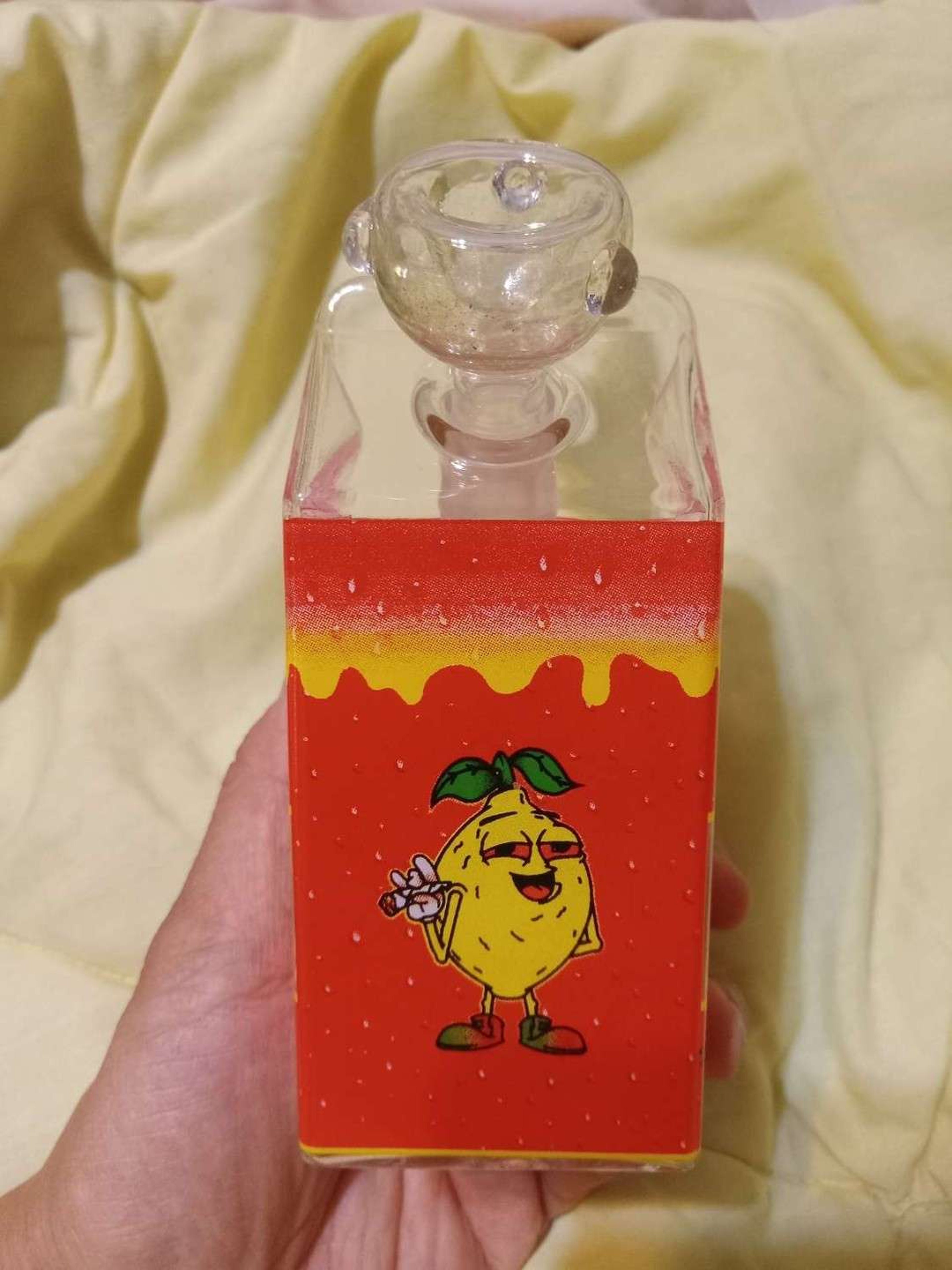 Daily High Club Miracle Lemonade Bong image 0