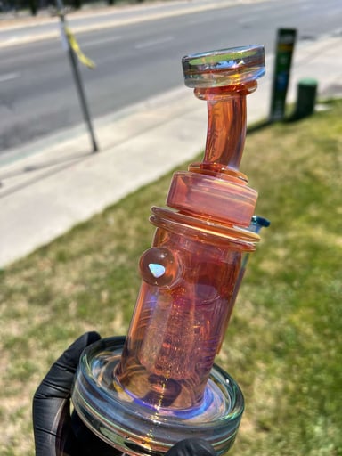 Preview pic of Bronx Glass – 14mm Gold Fumed Incycler