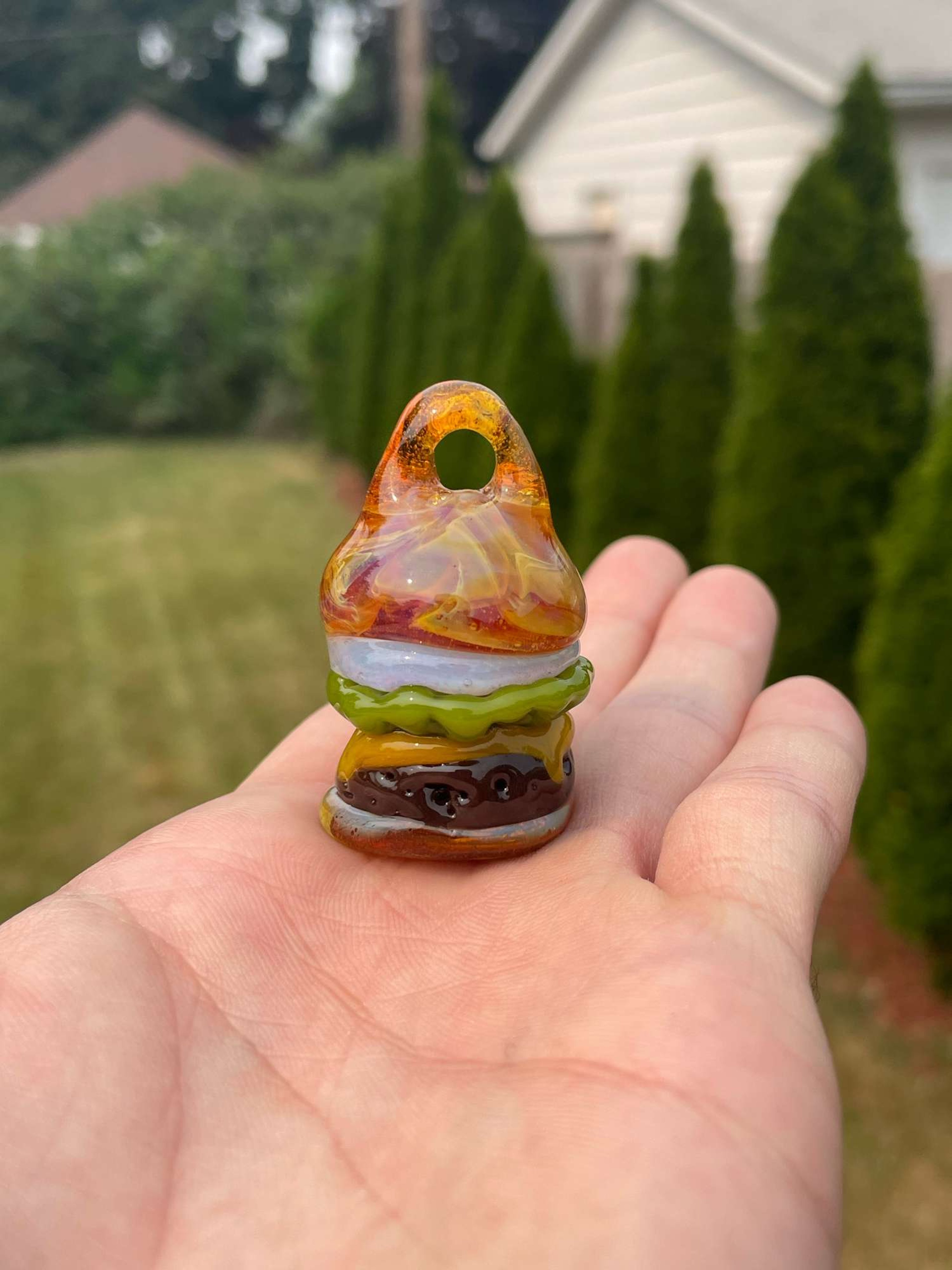 Dani_boo_glass burger pendy! image 0