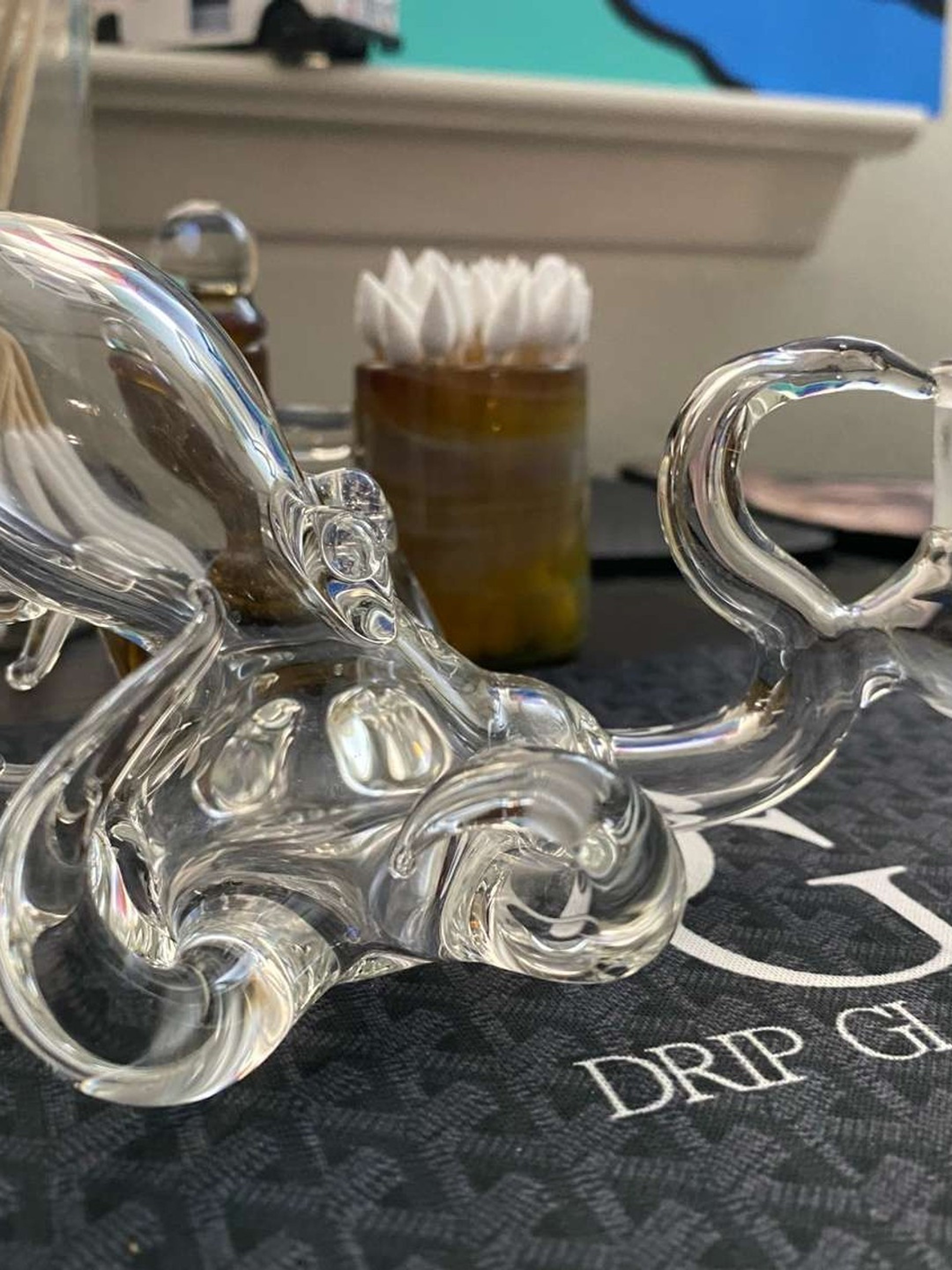 Preview pic of 10mm Signed Octo Rig by @izzy.the.glassblower 