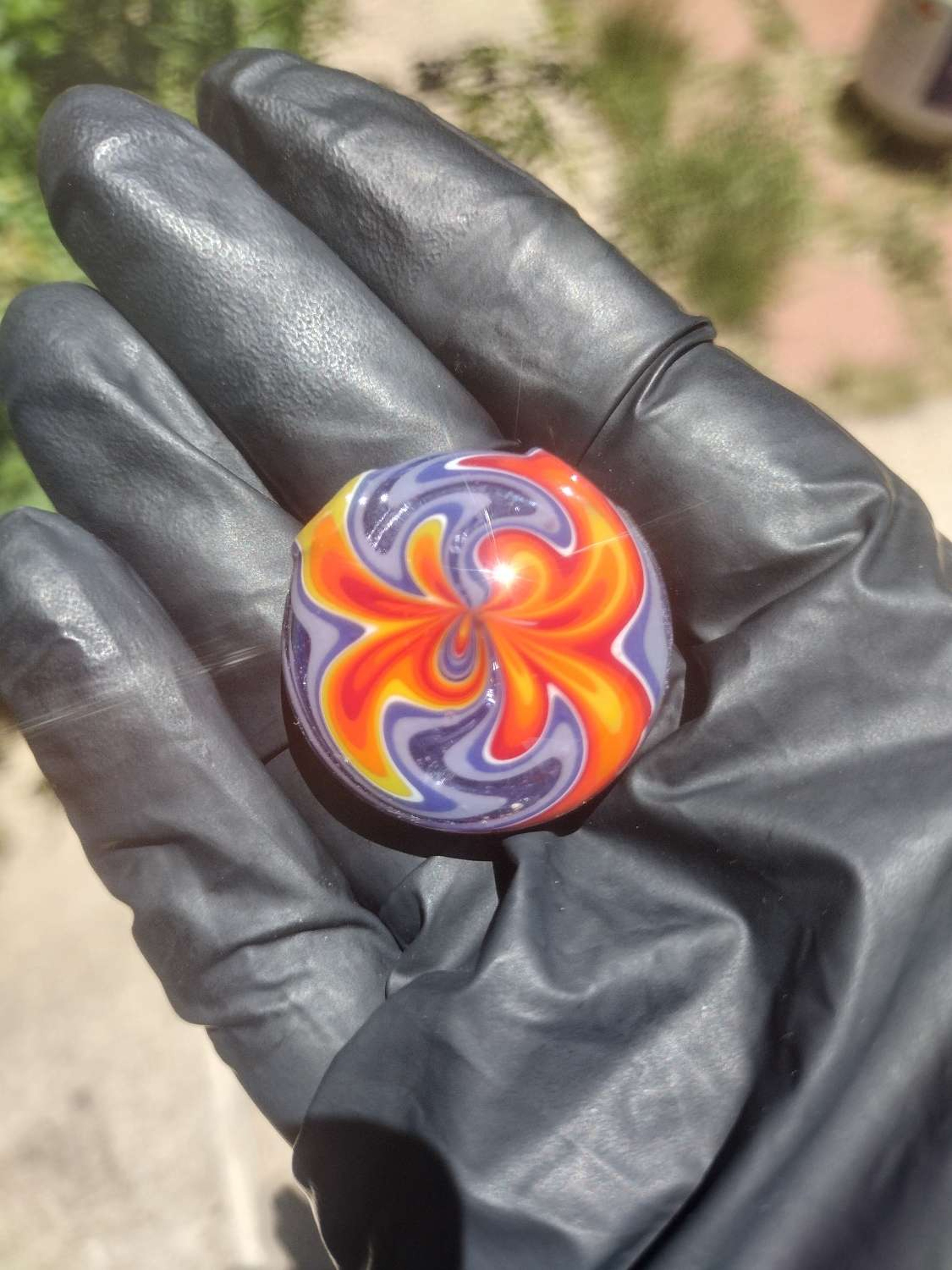 Preview pic of Miniature bowtie wig wag. hollow disc pendant