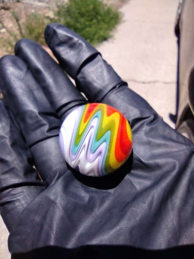 Preview pic of Flawless rainbow wig wag 1 inch cap or collector 