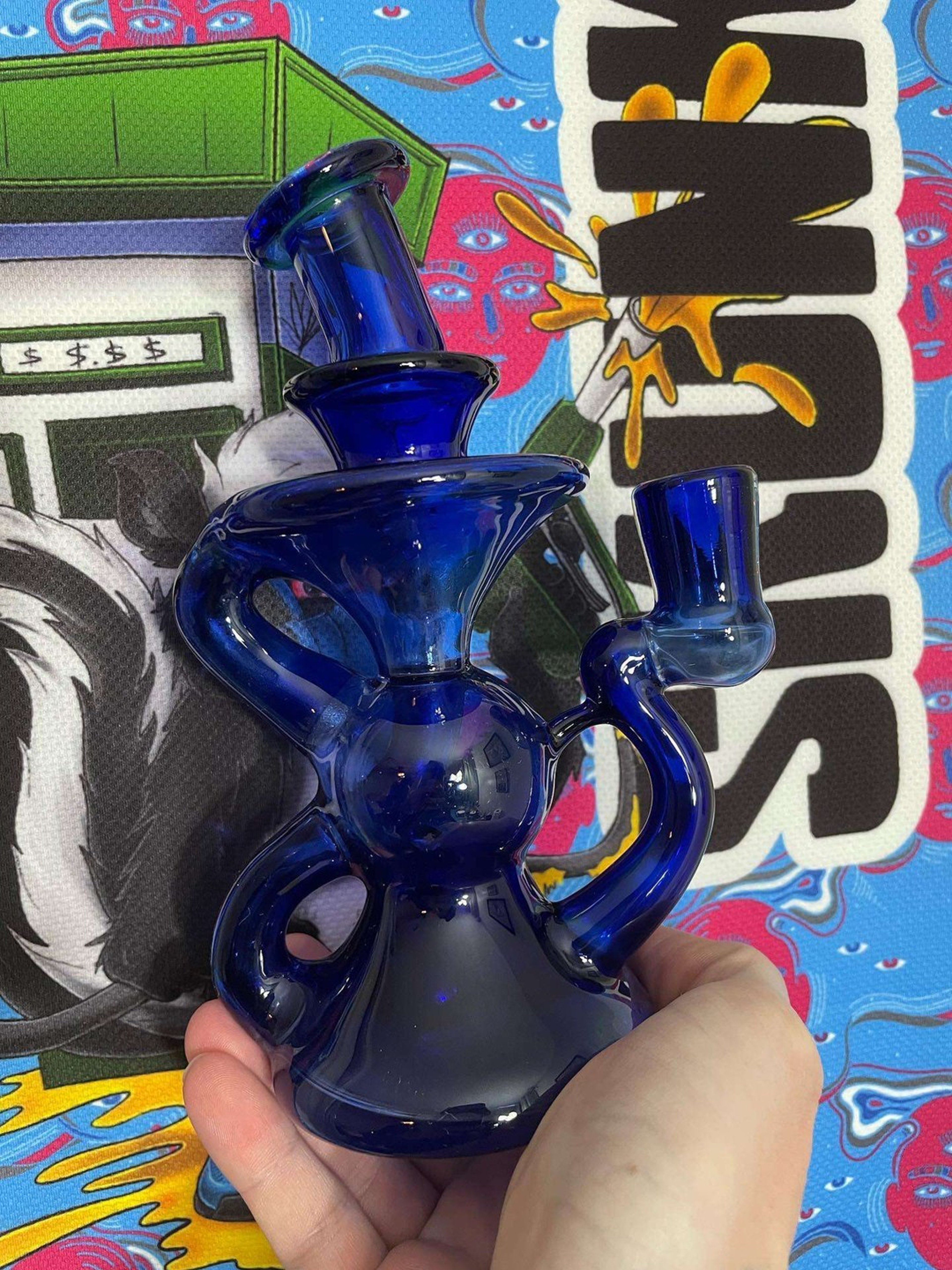 Desi b glass image 0