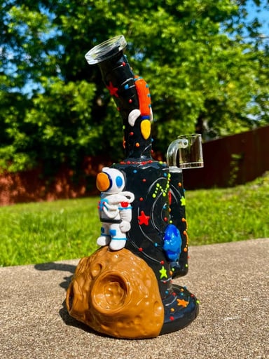 Preview pic of 9-Inch Rig Water Pipe Bong with Quartz Honeycomb Percolator - Space Art with Solar System Stars, UV Reactive, and Glow in the Dark Accents

