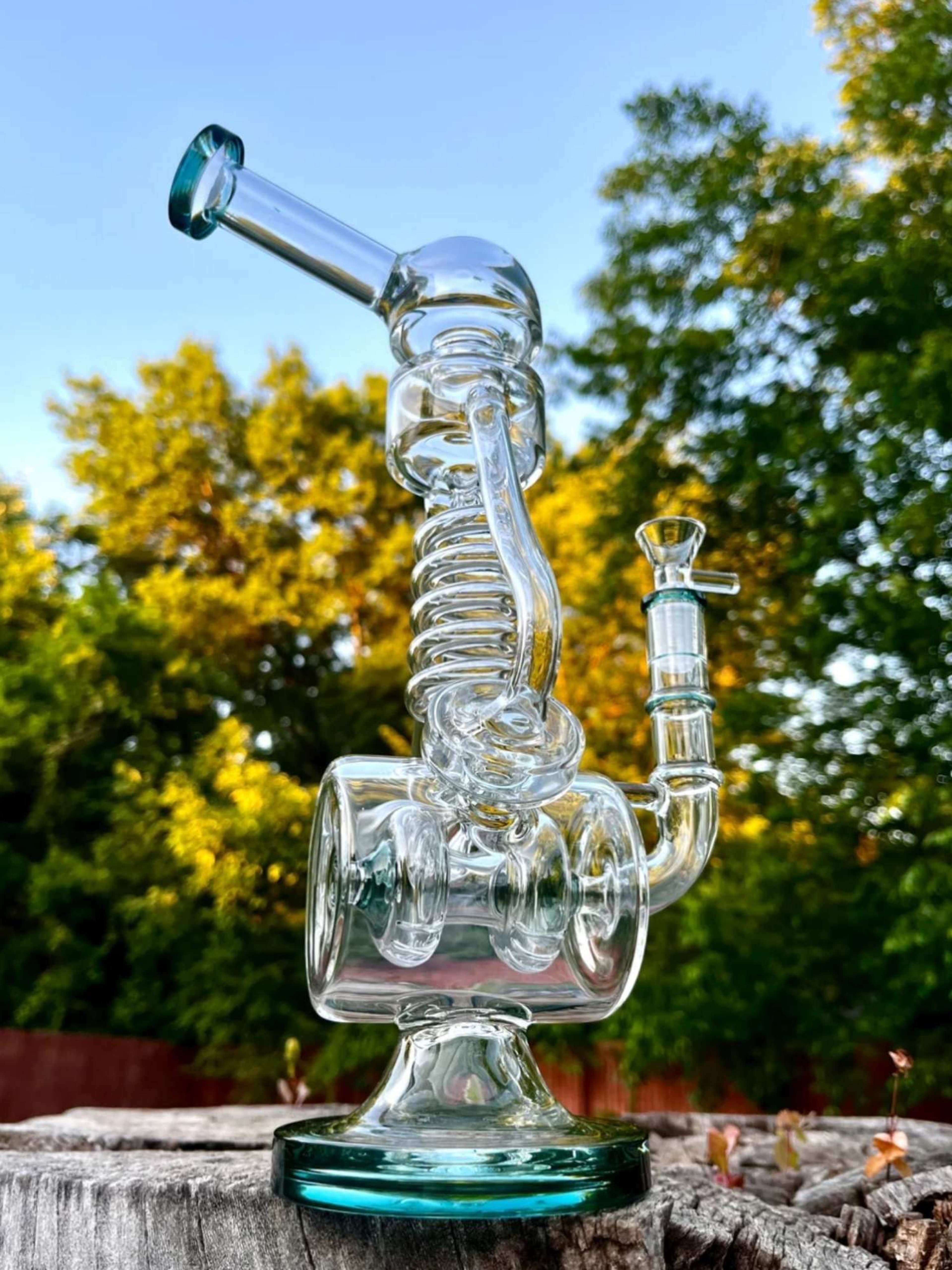 Astral Whirlpool Glass Recycler Bong Water Pipe and Rig
image 0
