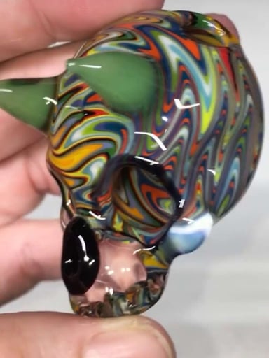 Preview pic of Skull pendant 2