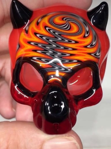 Preview pic of Skull pendant 3