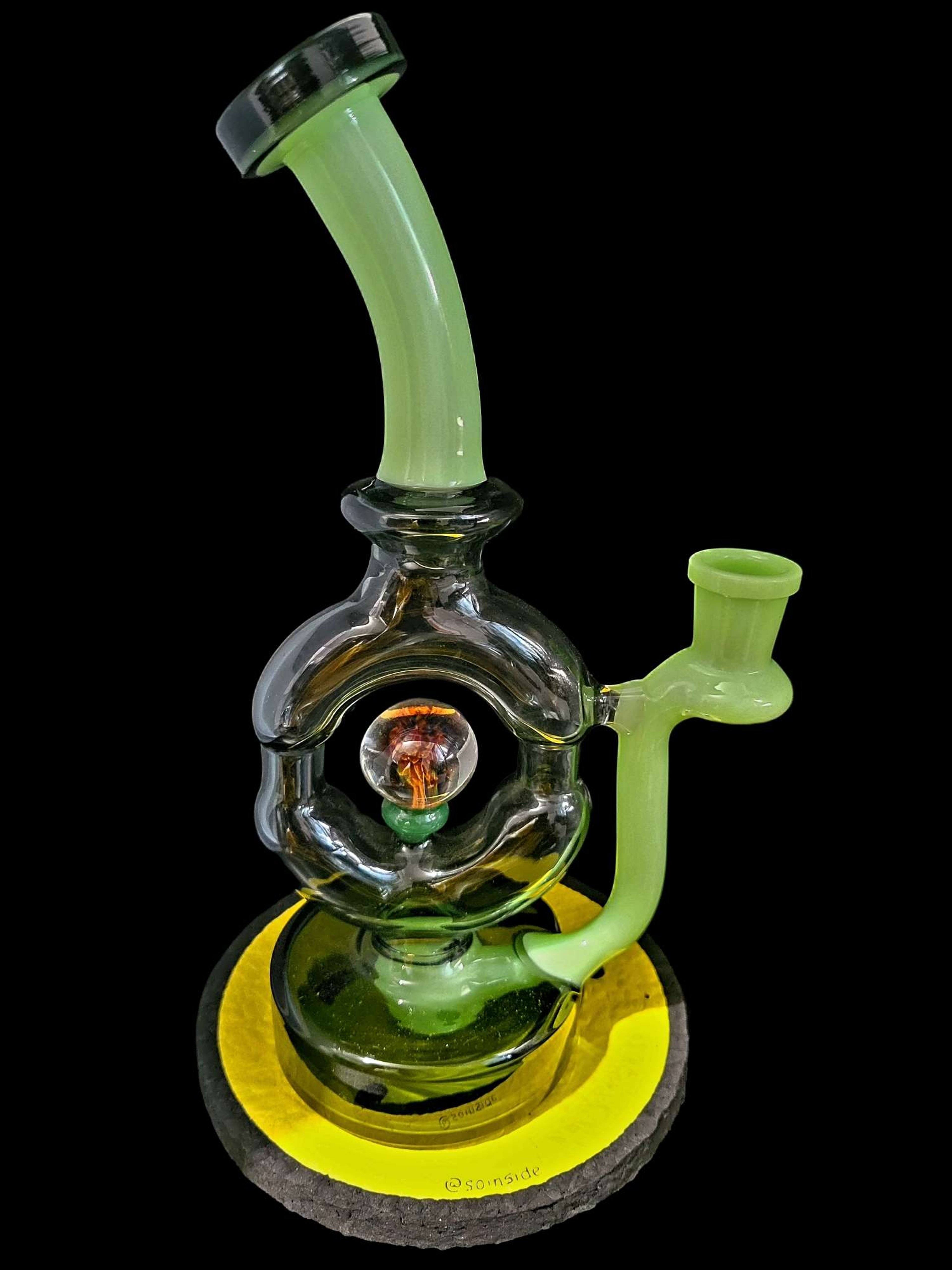 Nice rig - 4hole chugs hard! image 0